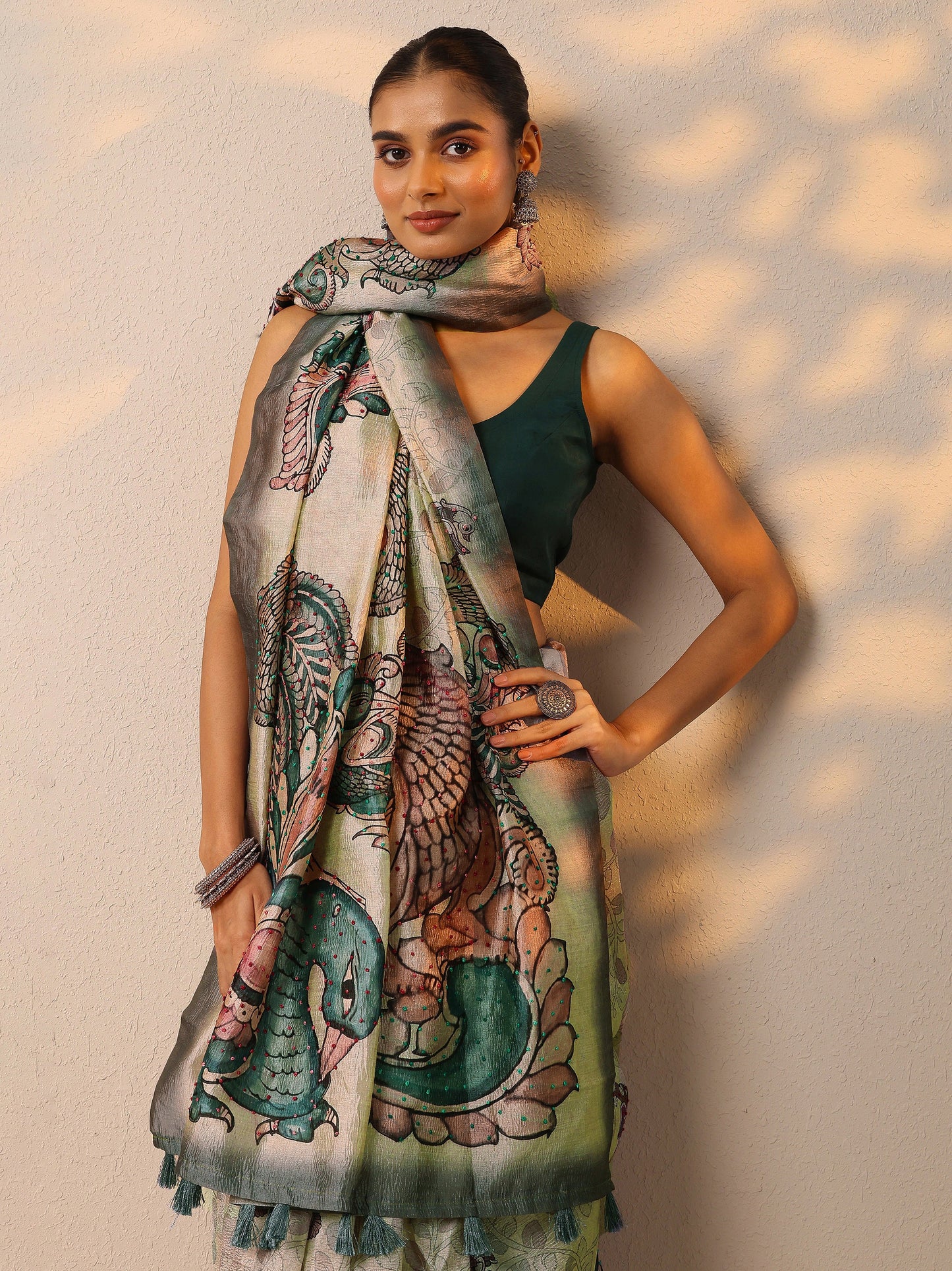 Beige Printed Silk Blend Saree With Unstitched Blouse Piece
