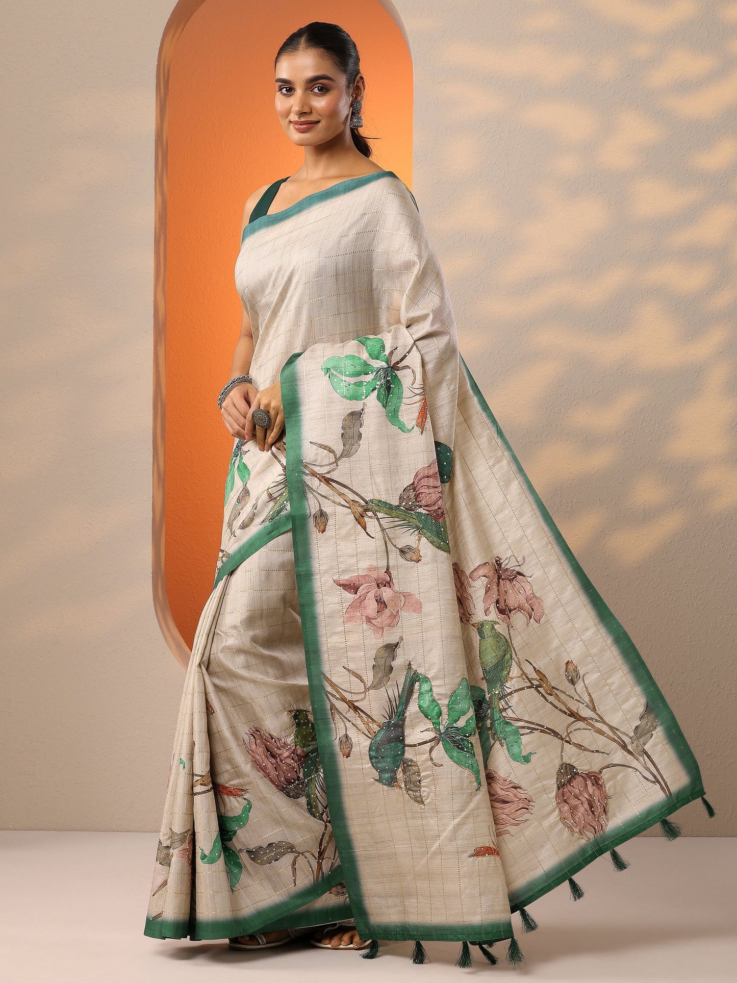 Beige Printed Silk Blend Saree With Unstitched Blouse Piece