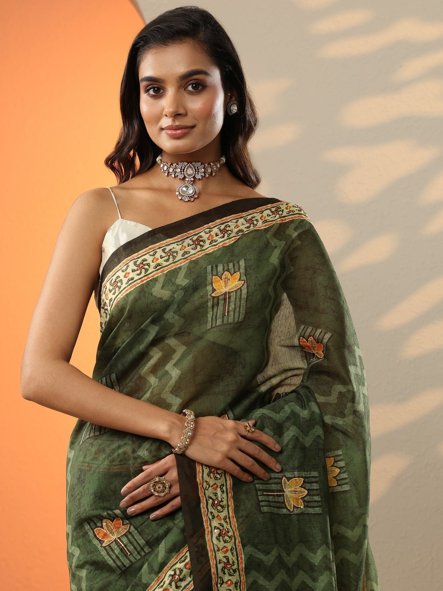 Olive Printed Silk Blend Saree With Unstitched Blouse Piece