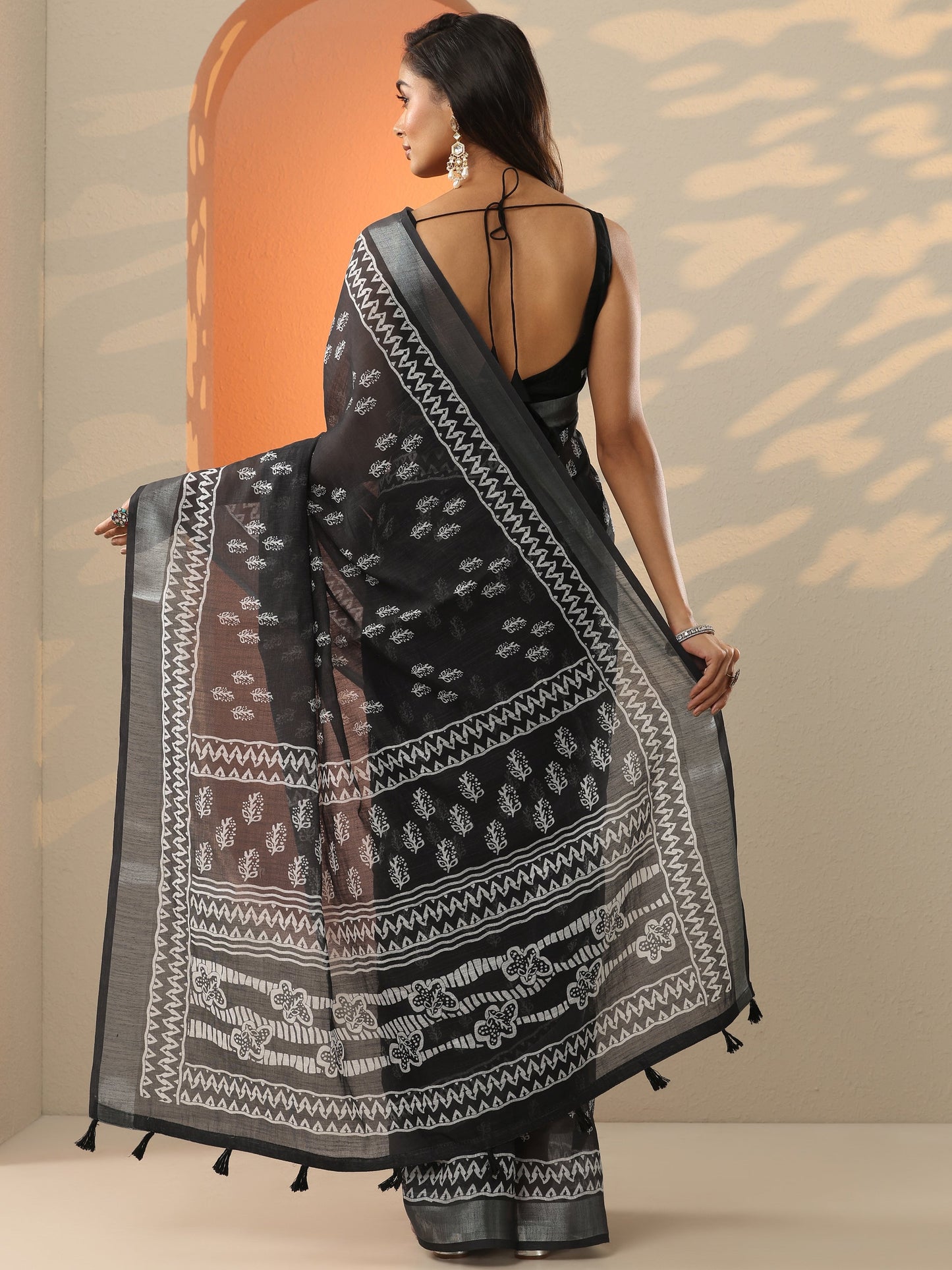 Black Printed Cotton Blend Saree With Unstitched Blouse Piece