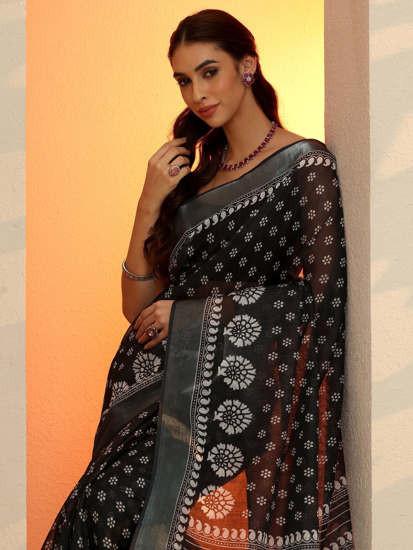 Black Printed Cotton Blend Saree With Unstitched Blouse Piece