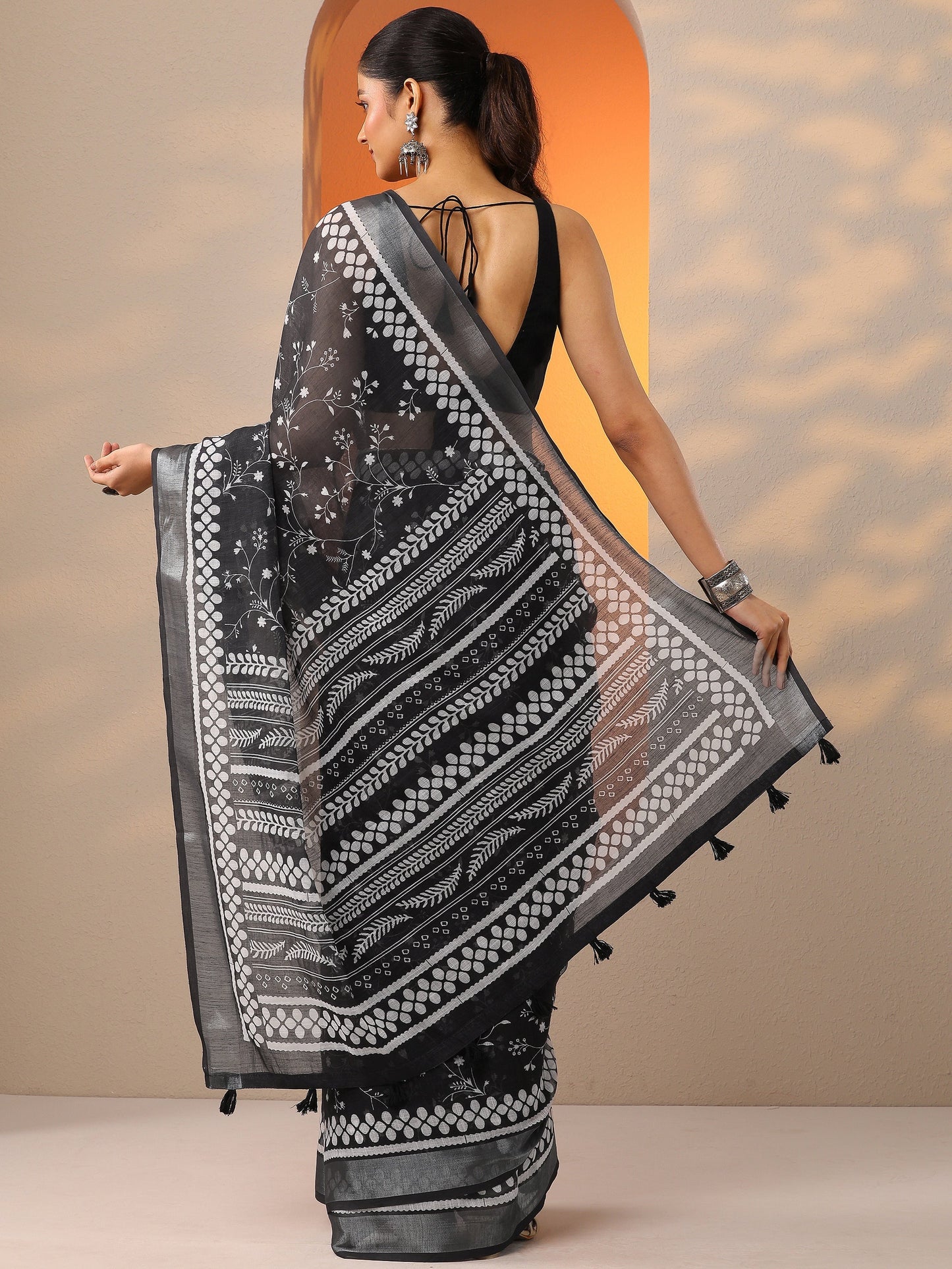 Black Printed Cotton Blend Saree With Unstitched Blouse Piece