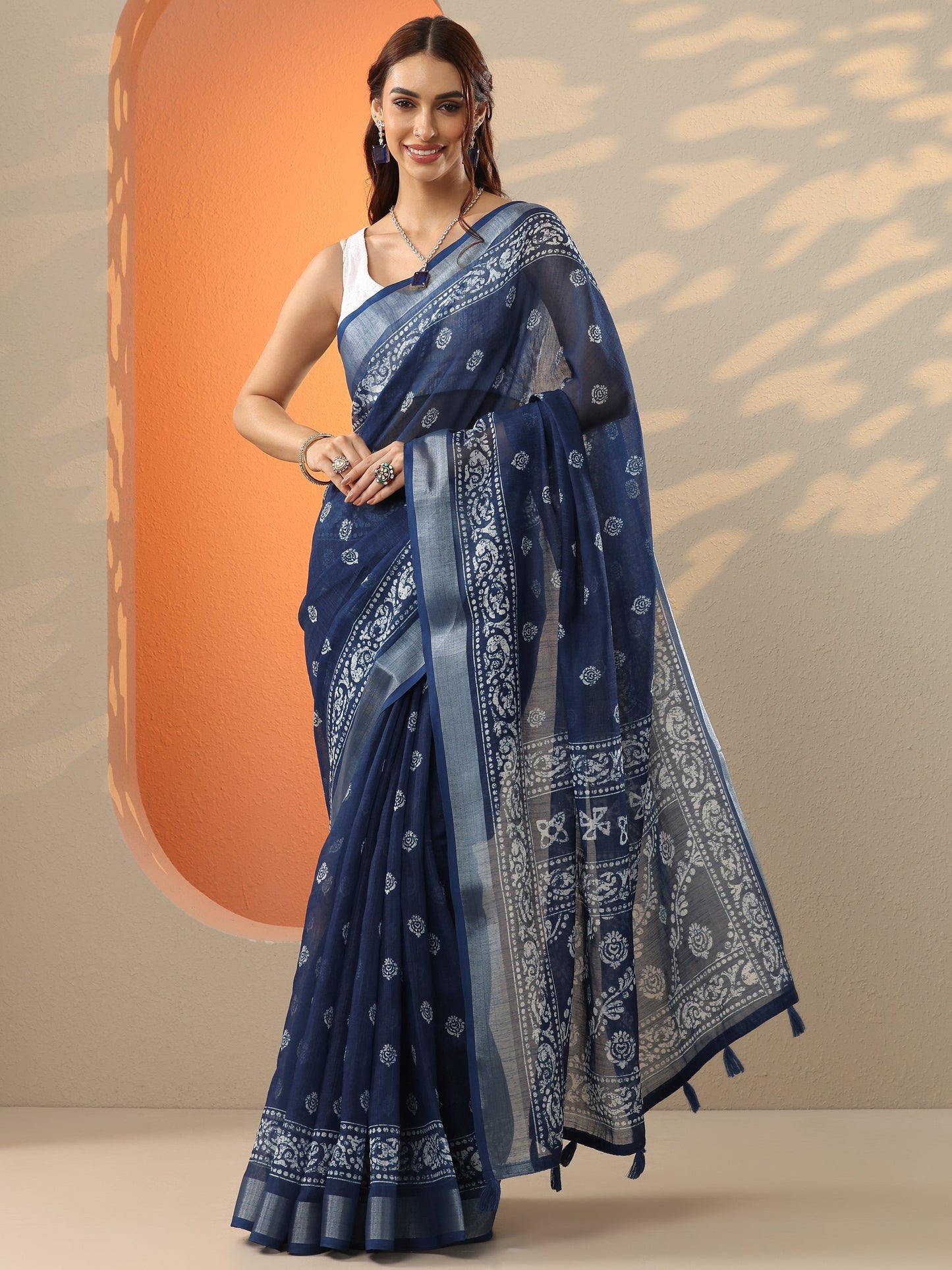 Blue Printed Cotton Blend Saree With Unstitched Blouse Piece