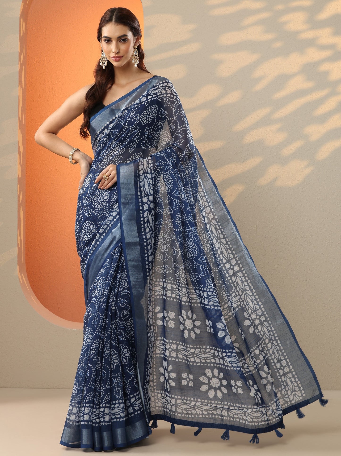 Blue Bandhani Printed Cotton Blend Saree With Unstitched Blouse Piece