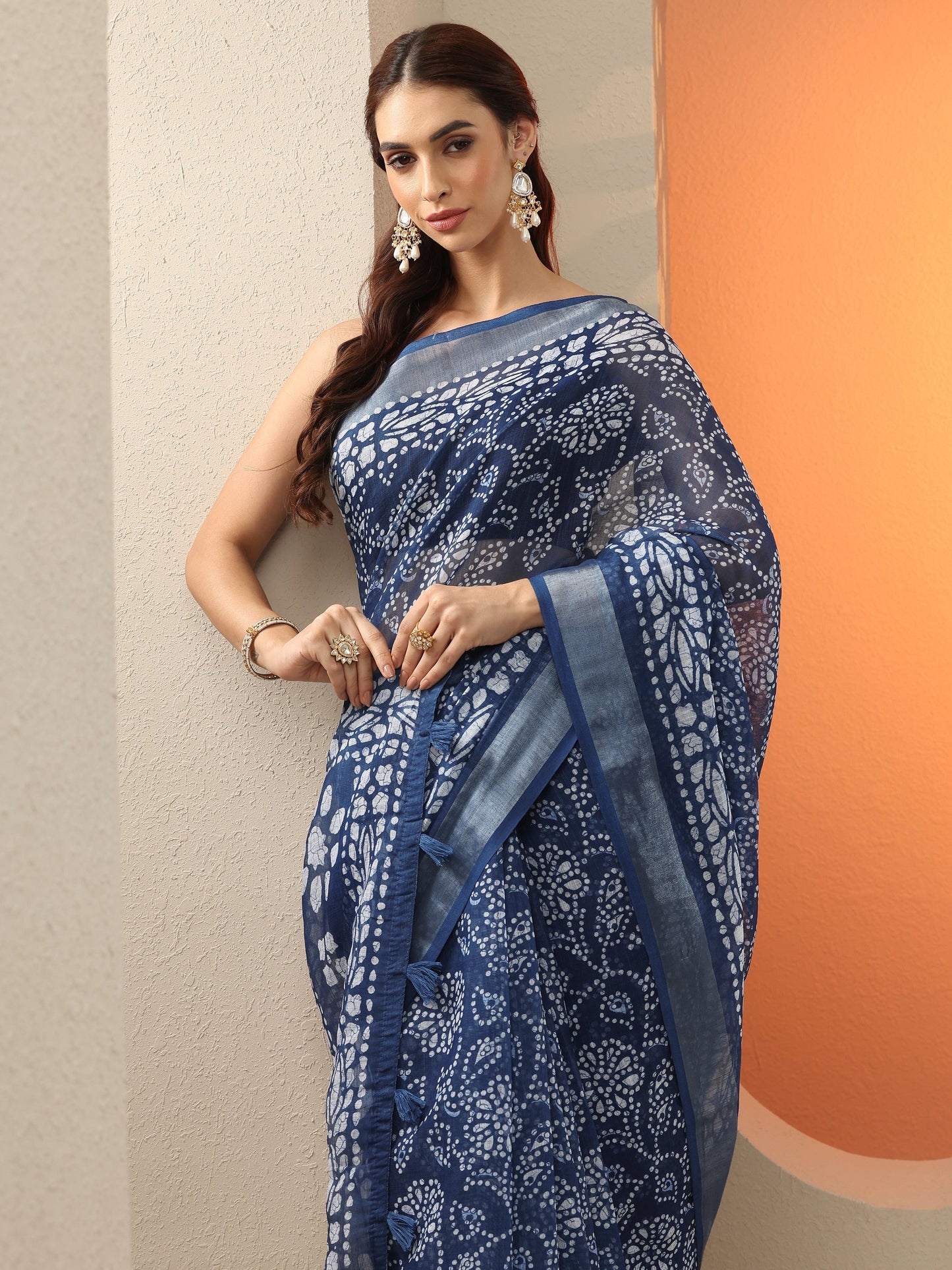 Blue Bandhani Printed Cotton Blend Saree With Unstitched Blouse Piece
