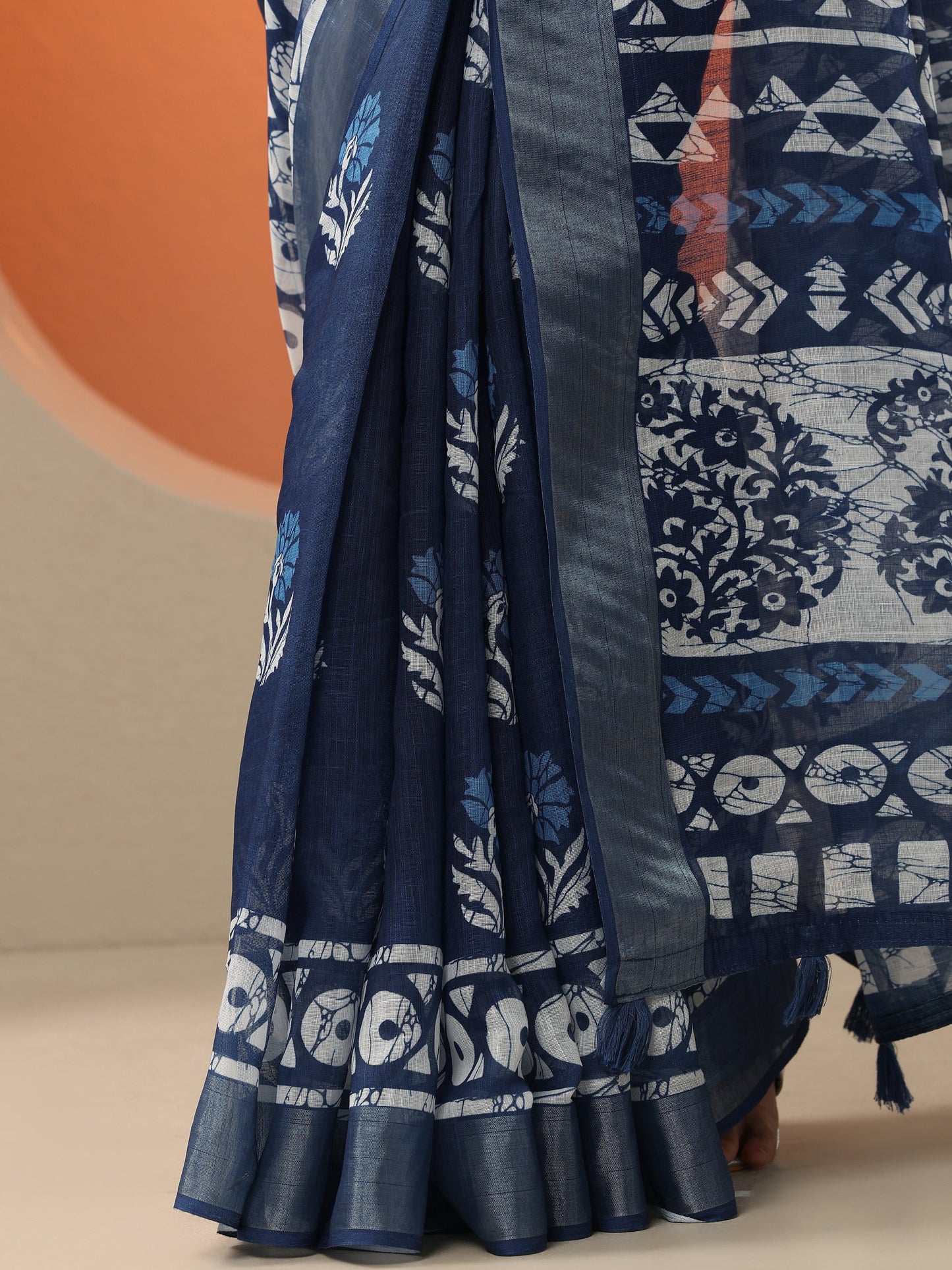 Blue Printed Cotton Blend Saree With Unstitched Blouse Piece