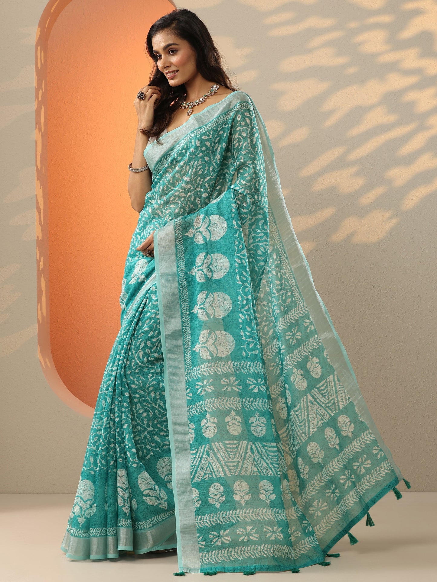 Blue Jamdani Printed Cotton Blend Saree With Unstitched Blouse Piece
