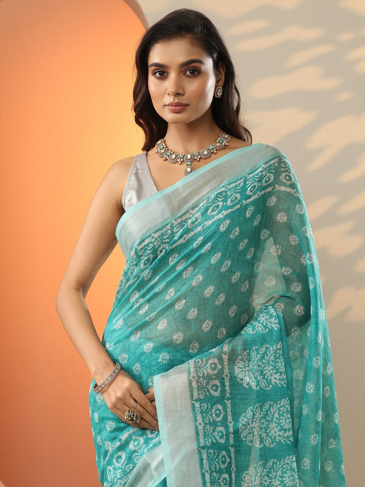 Blue Printed Cotton Blend Saree With Unstitched Blouse Piece