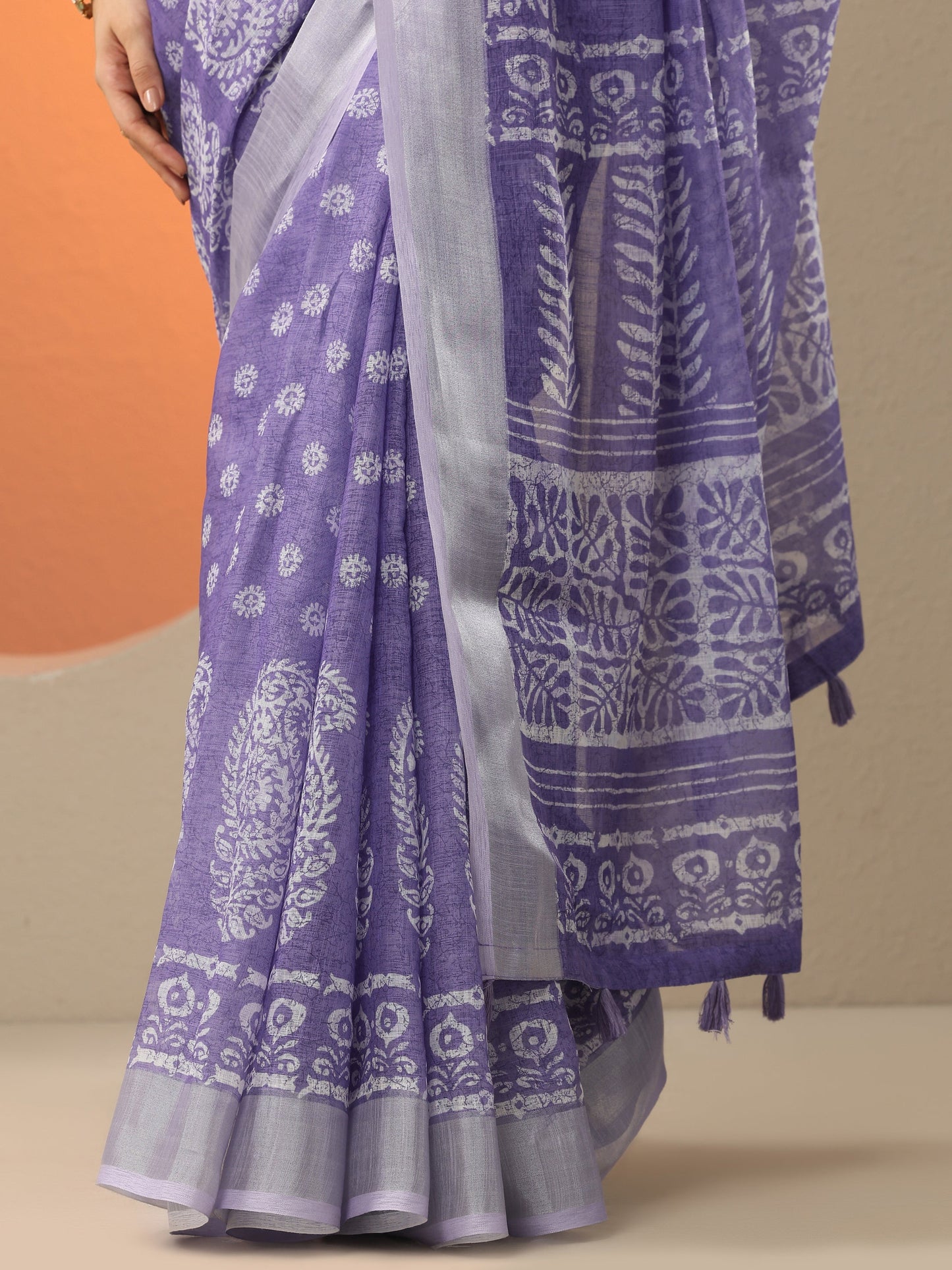Lavender Printed Cotton Blend Jamdani Saree With Unstitched Blouse Piece