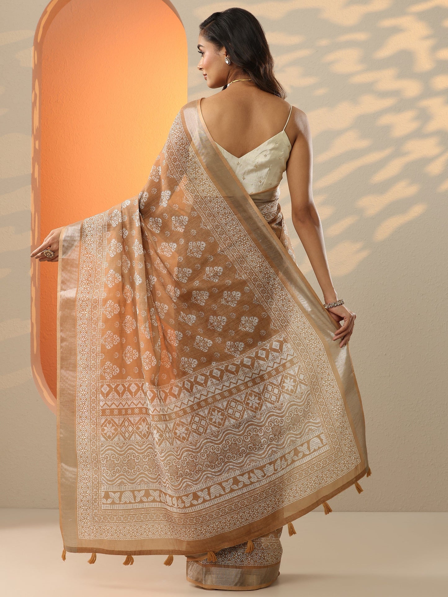 Mustard Printed Cotton Blend Saree With Unstitched Blouse Piece