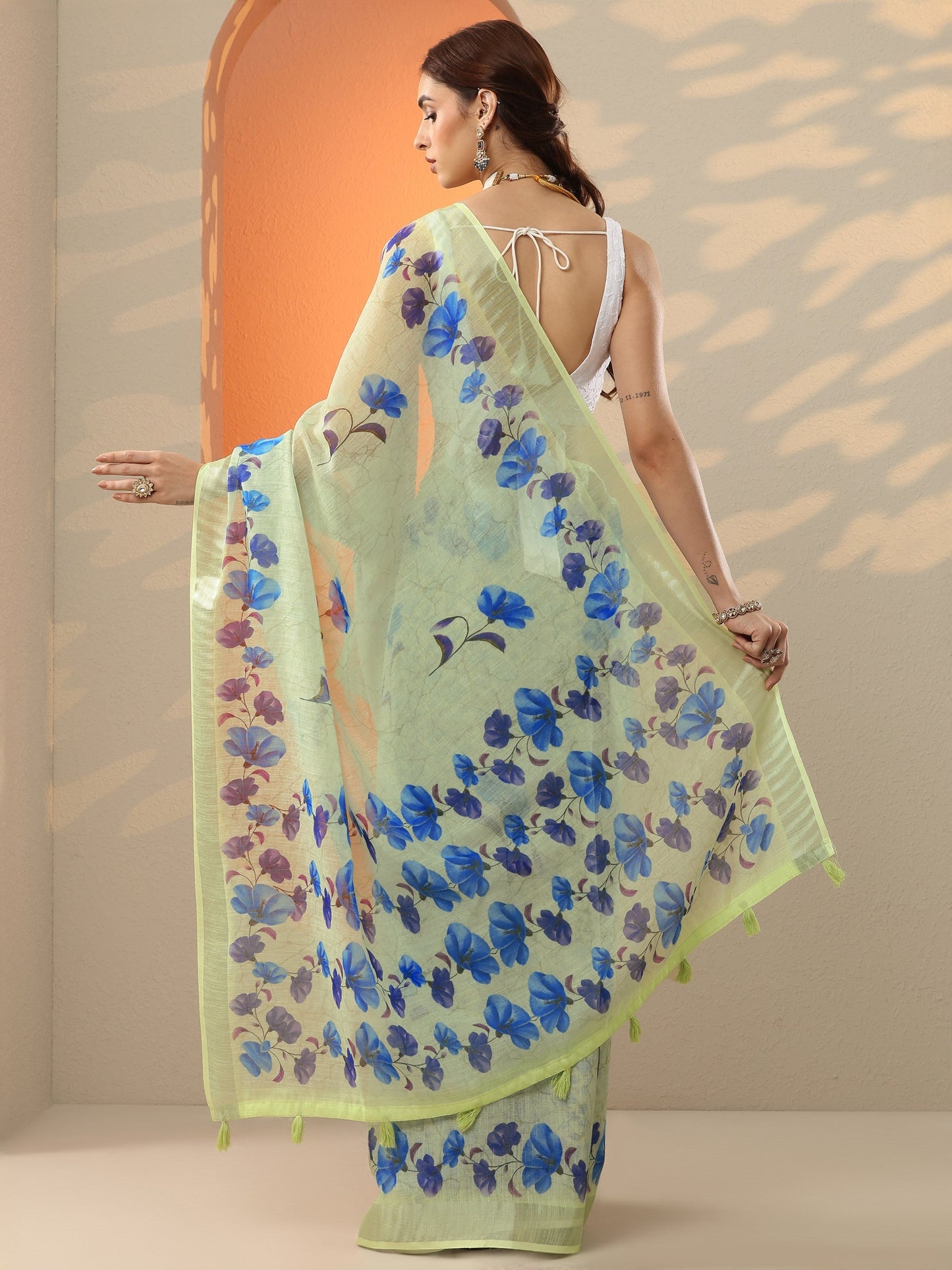 Green Printed Cotton Blend Saree With Unstitched Blouse Piece