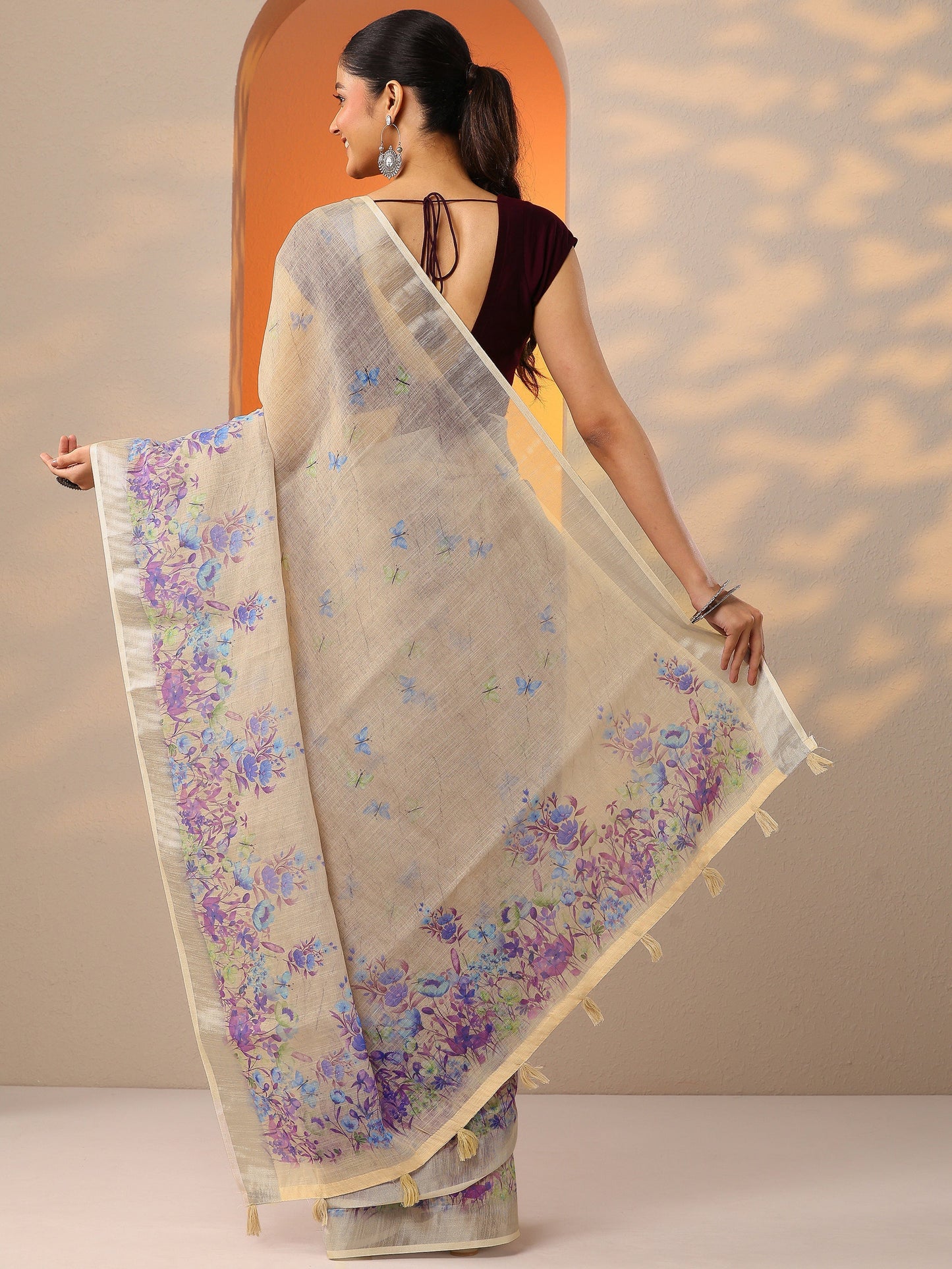 Cream Printed Cotton Blend Saree With Unstitched Blouse Piece