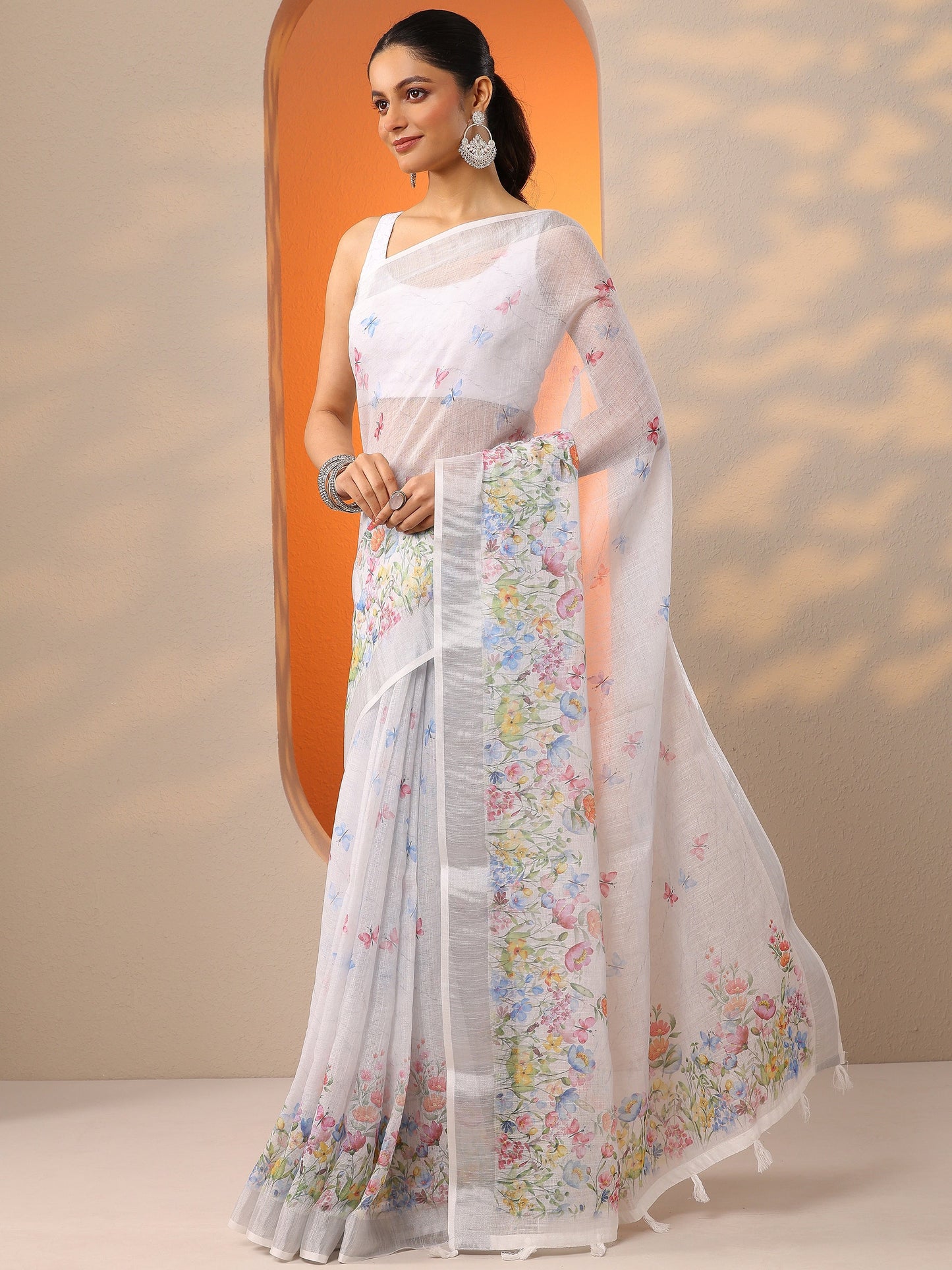 White Printed Cotton Blend Saree With Unstitched Blouse Piece
