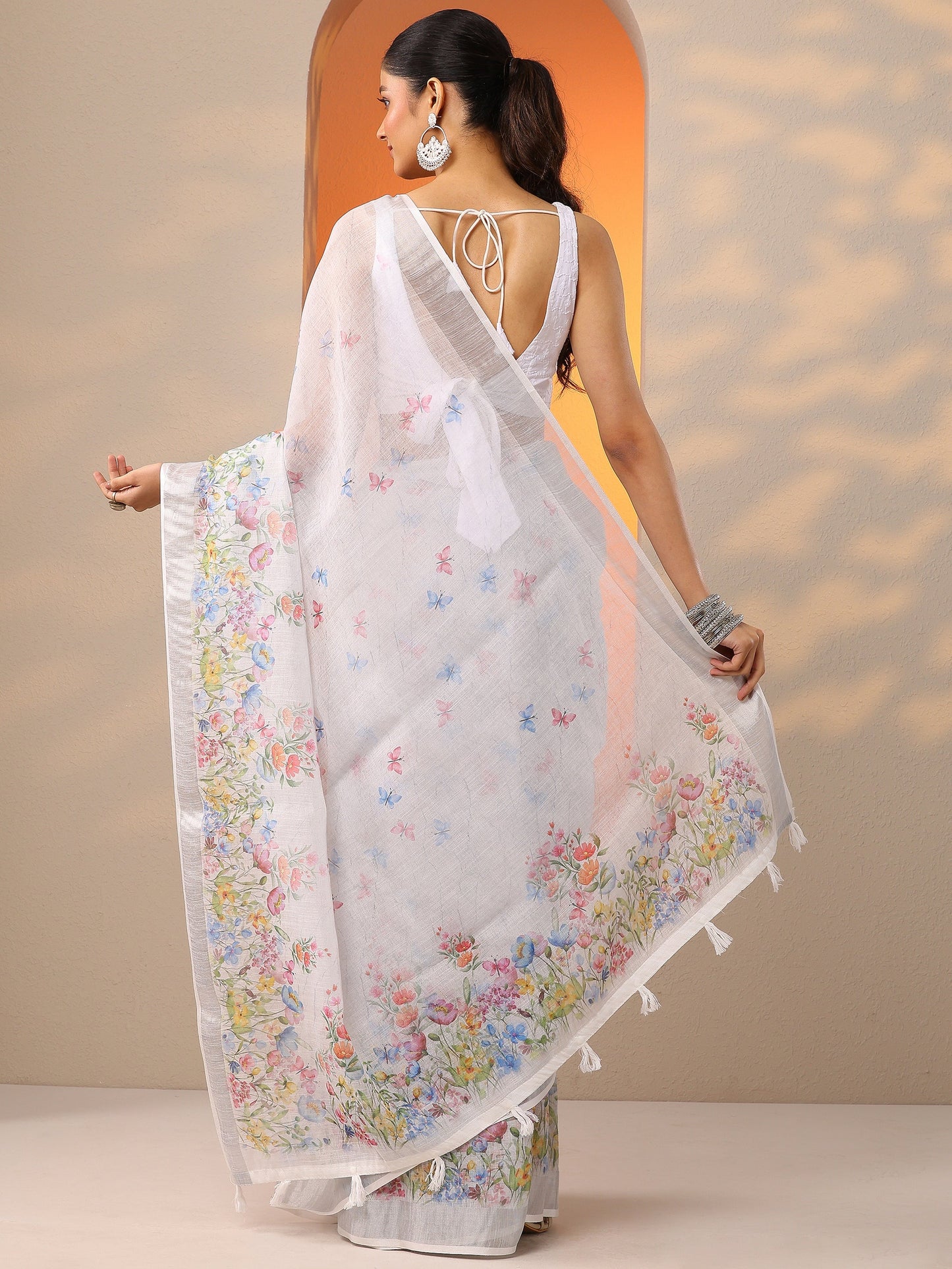 White Printed Cotton Blend Saree With Unstitched Blouse Piece