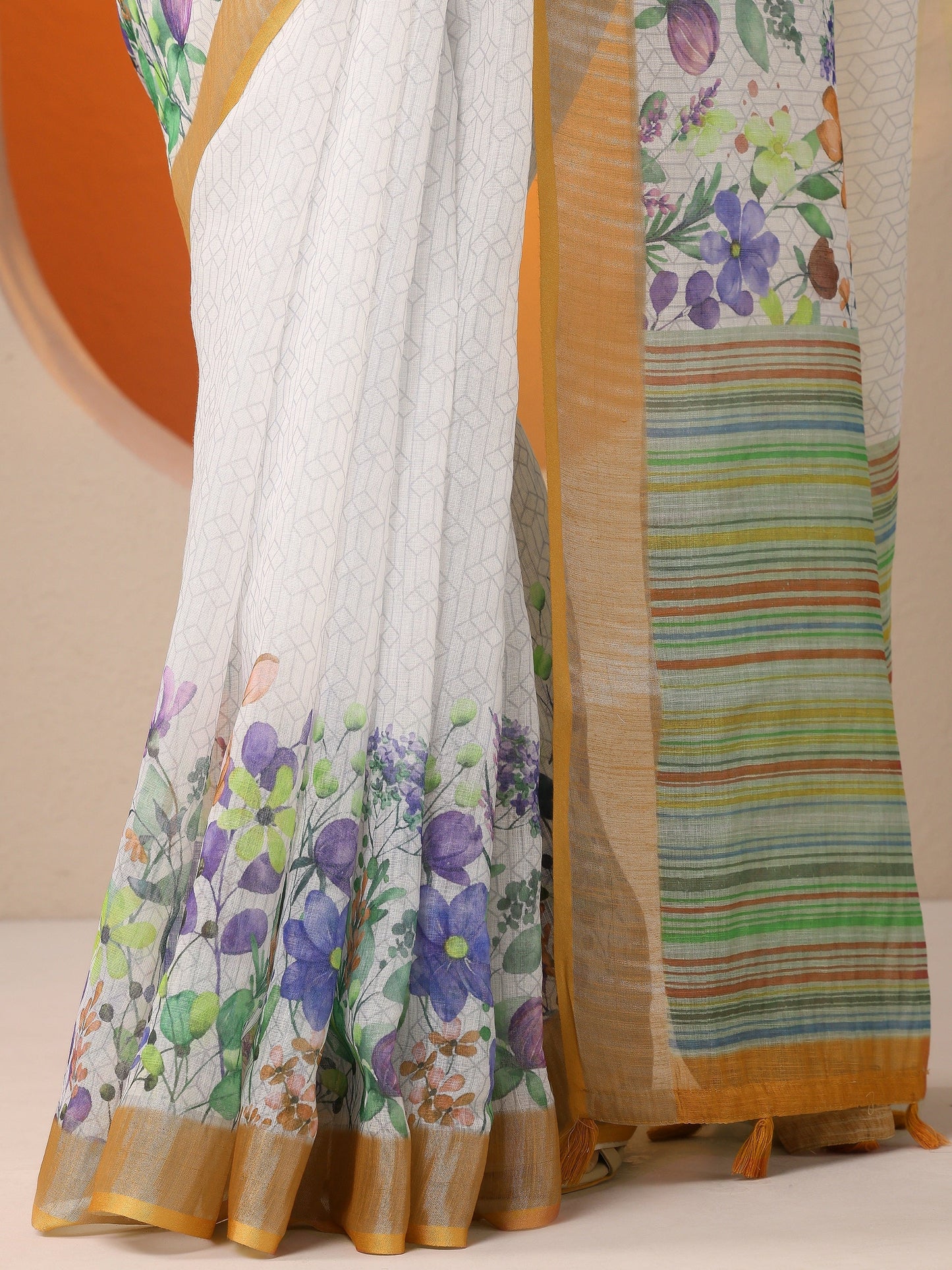 White Printed Cotton Blend Saree With Unstitched Blouse Piece