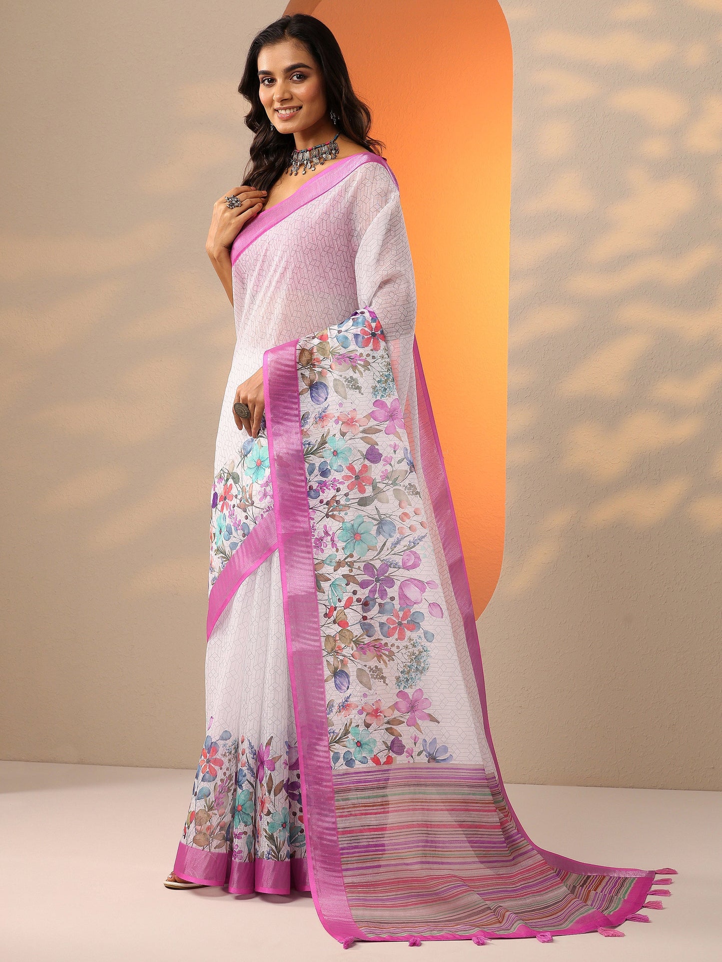 White Printed Cotton Blend Saree With Unstitched Blouse Piece