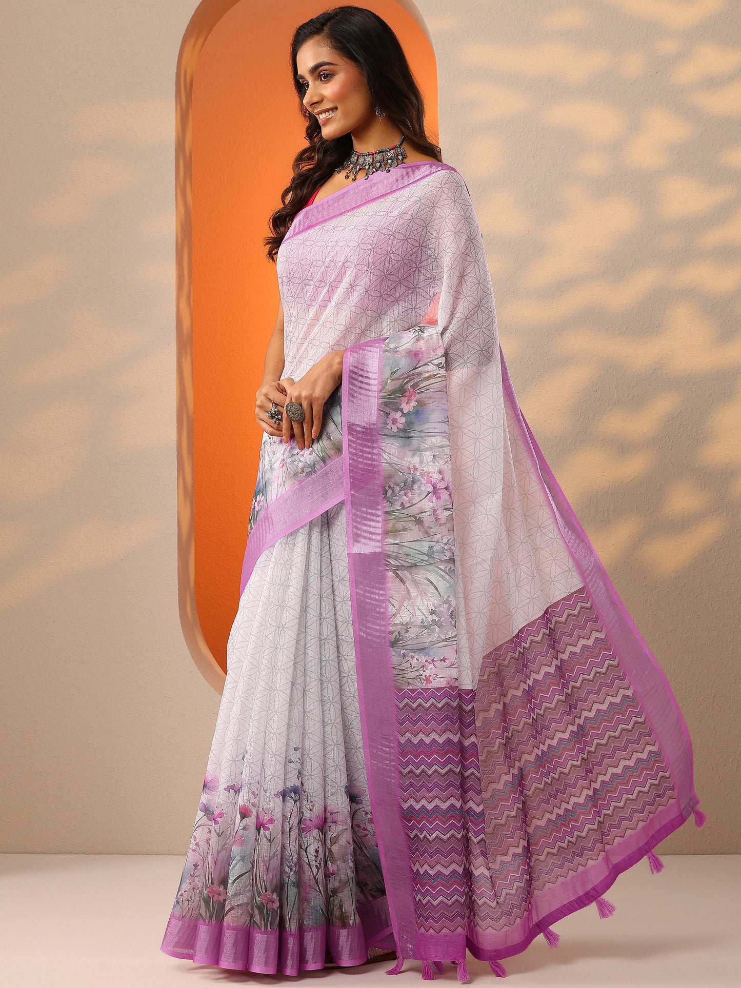 White Printed Cotton Blend Saree With Unstitched Blouse Piece