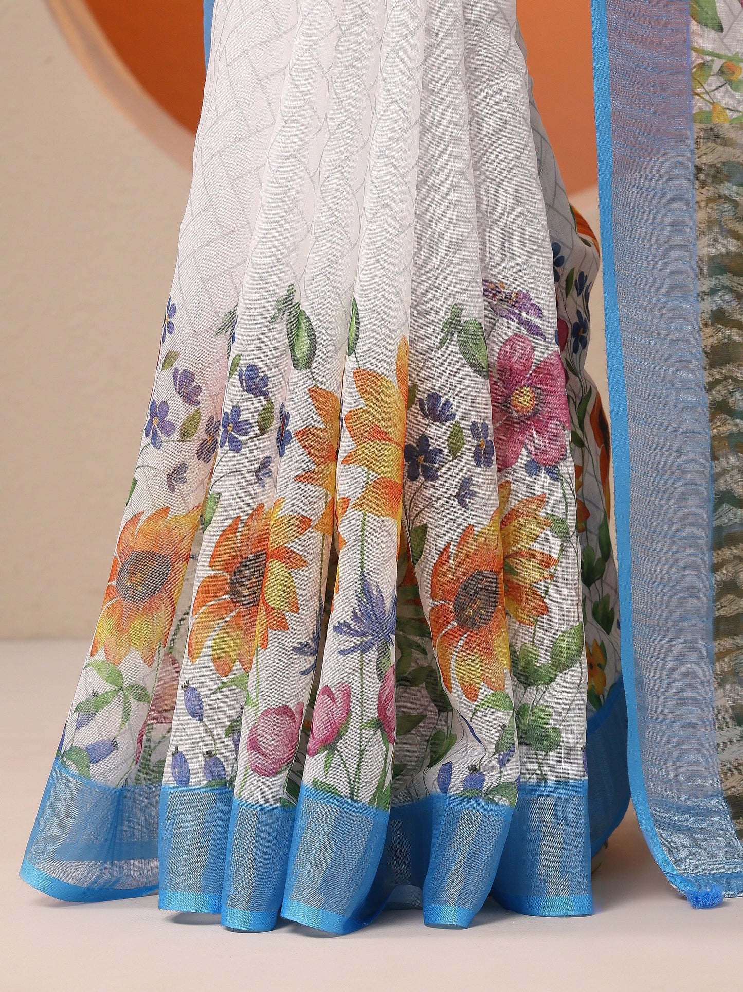 White Printed Cotton Blend Saree With Unstitched Blouse Piece