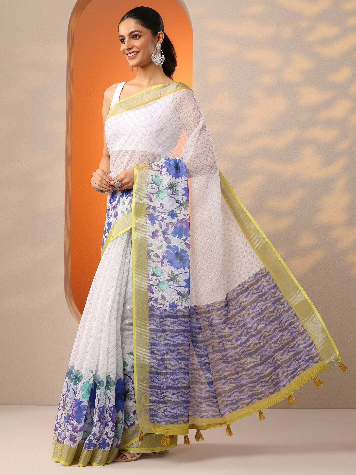 White Printed Cotton Blend Saree With Unstitched Blouse Piece