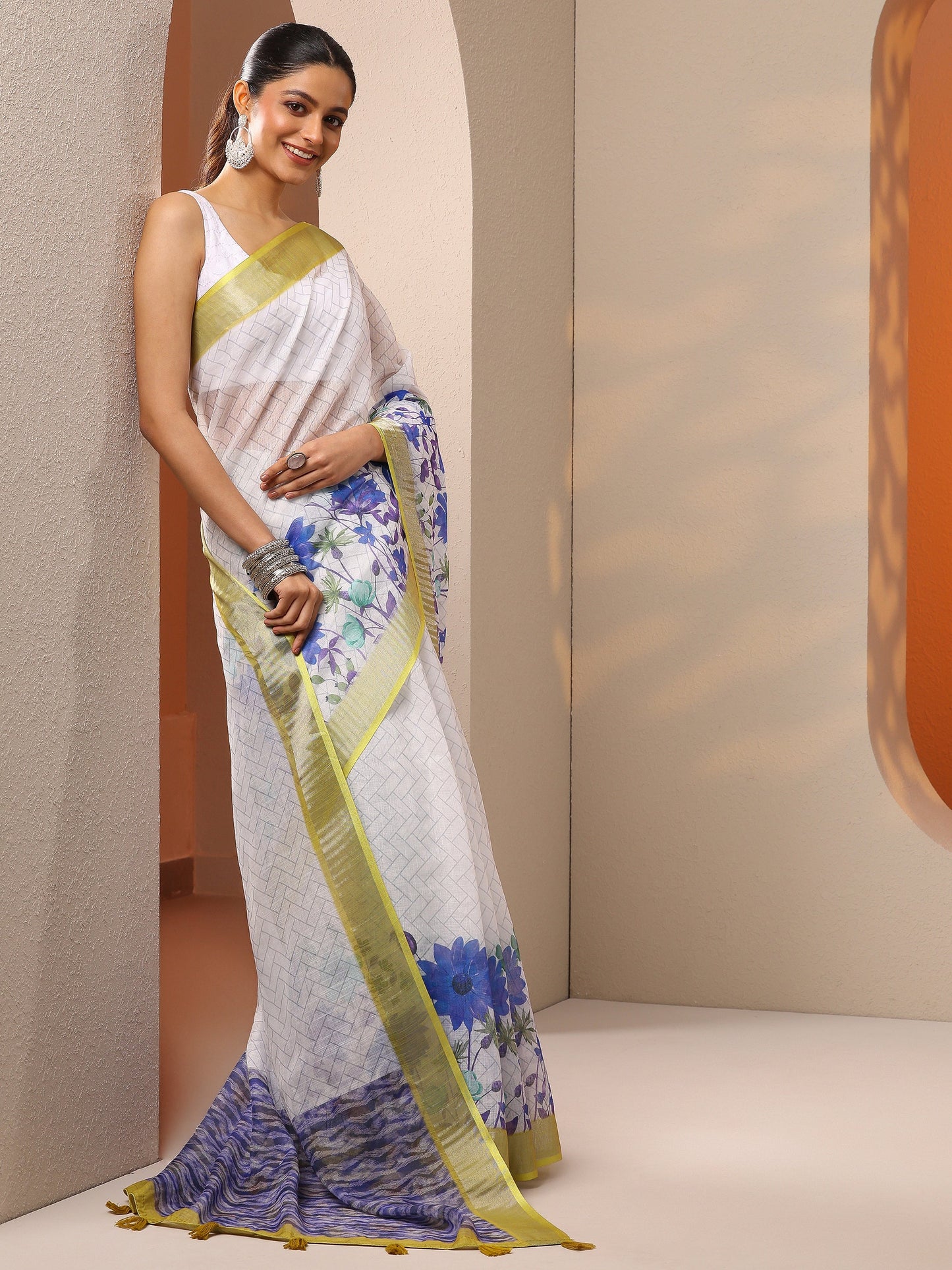 White Printed Cotton Blend Saree With Unstitched Blouse Piece