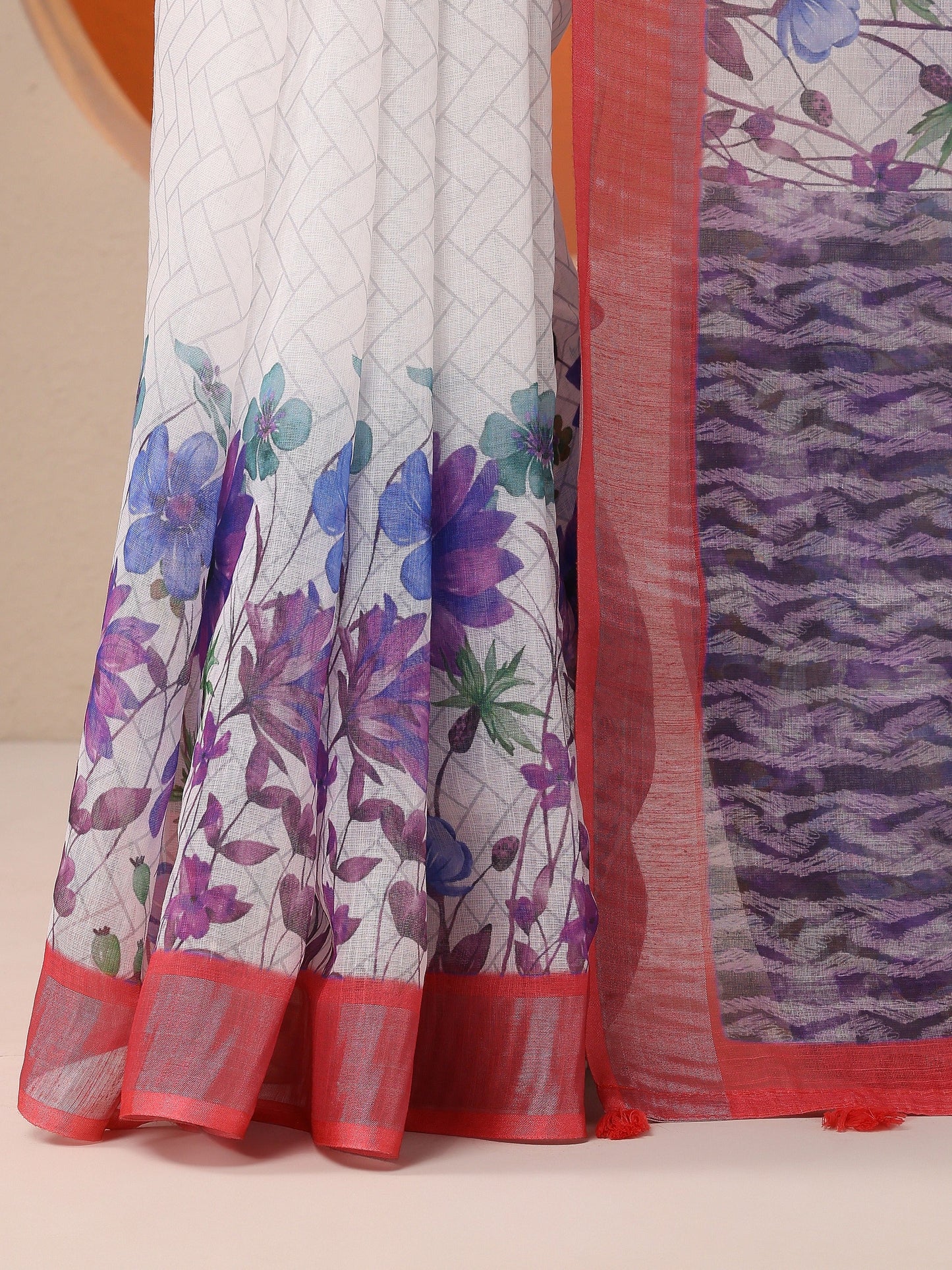 White Printed Cotton Blend Saree With Unstitched Blouse Piece