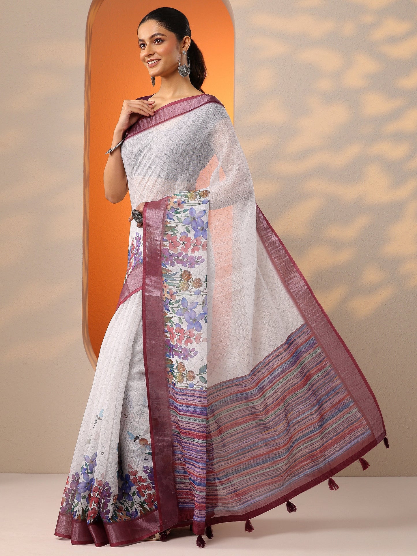White Printed Cotton Blend Saree With Unstitched Blouse Piece