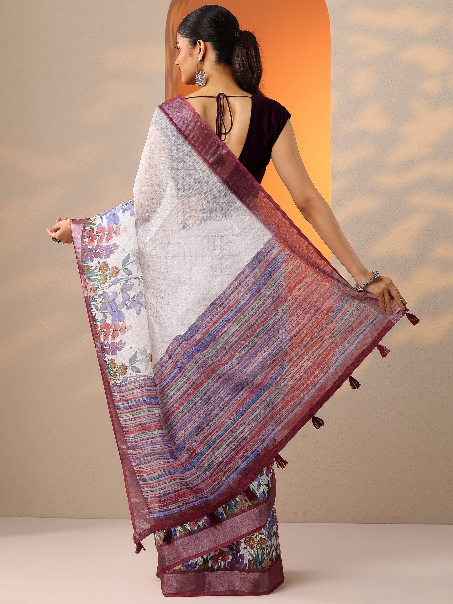 White Printed Cotton Blend Saree With Unstitched Blouse Piece
