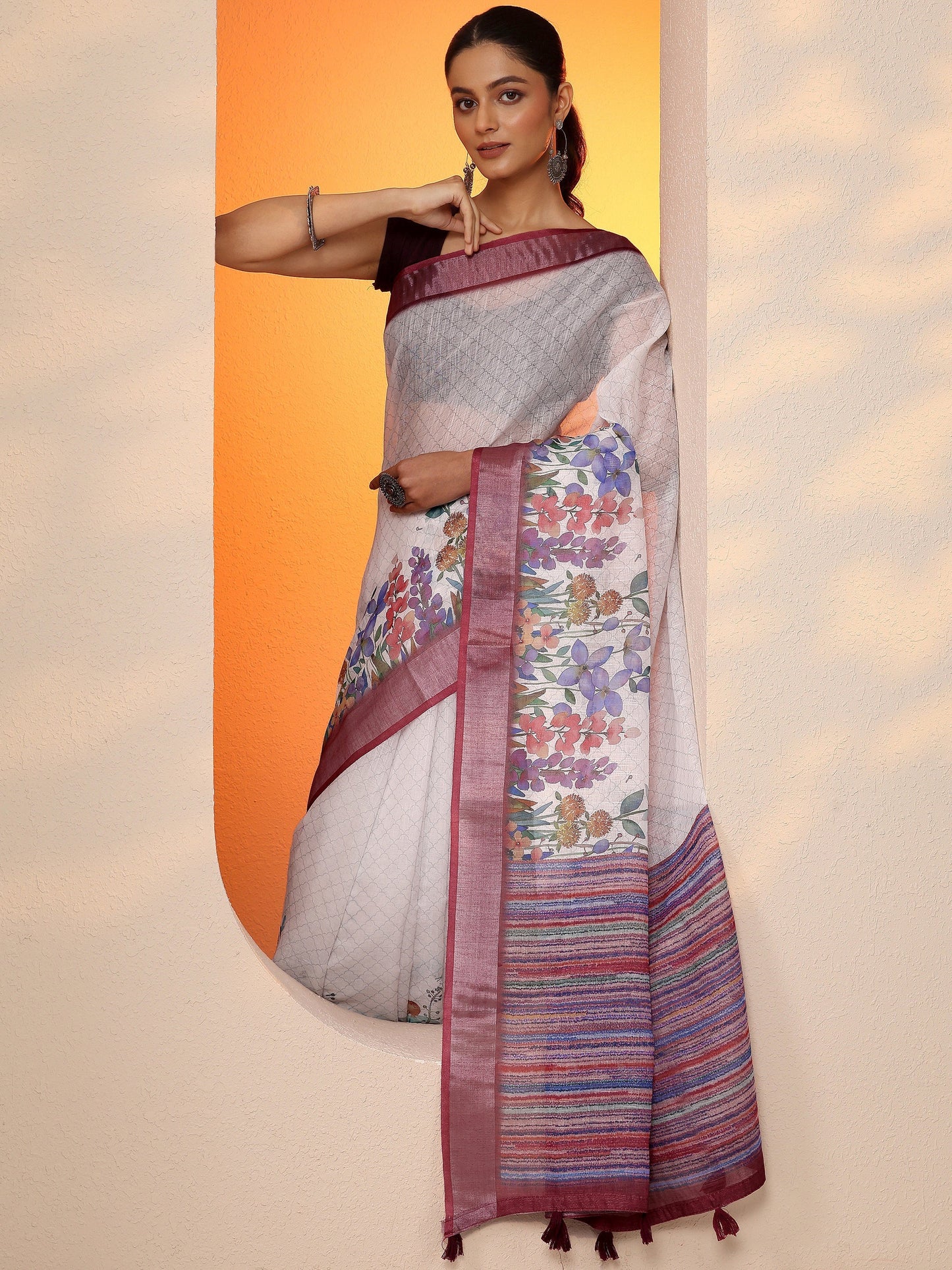 White Printed Cotton Blend Saree With Unstitched Blouse Piece