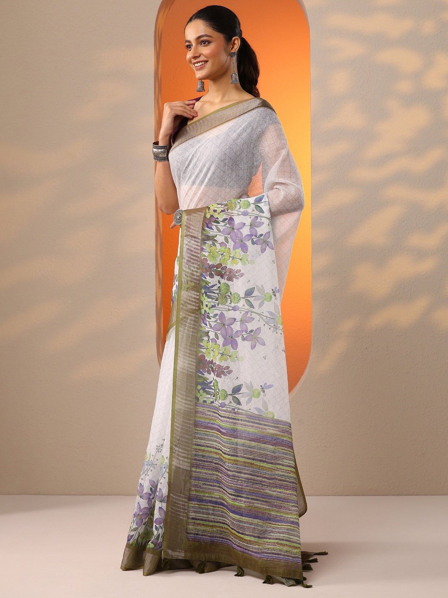 White Printed Cotton Blend Saree With Unstitched Blouse Piece