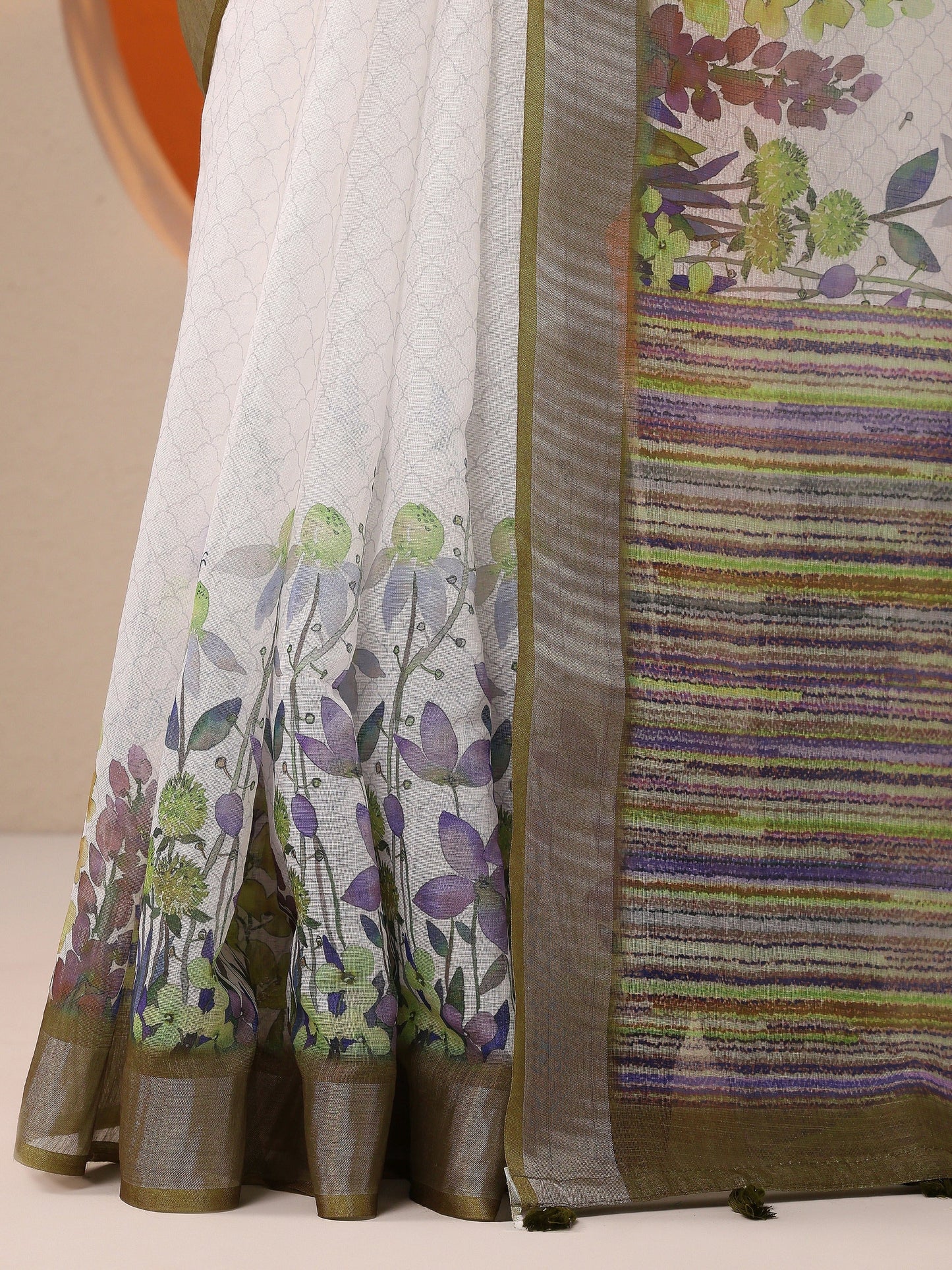 White Printed Cotton Blend Saree With Unstitched Blouse Piece