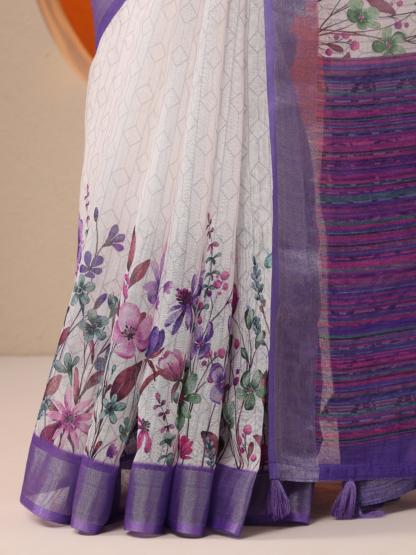 White Printed Cotton Blend Saree With Unstitched Blouse Piece