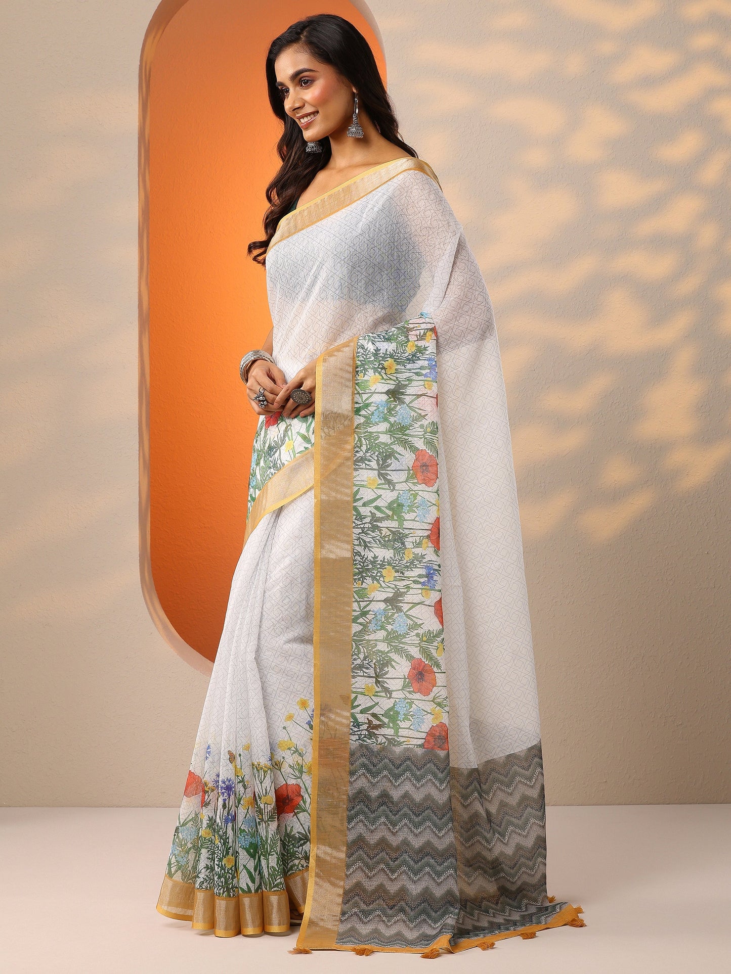 White Printed Cotton Blend Saree With Unstitched Blouse Piece