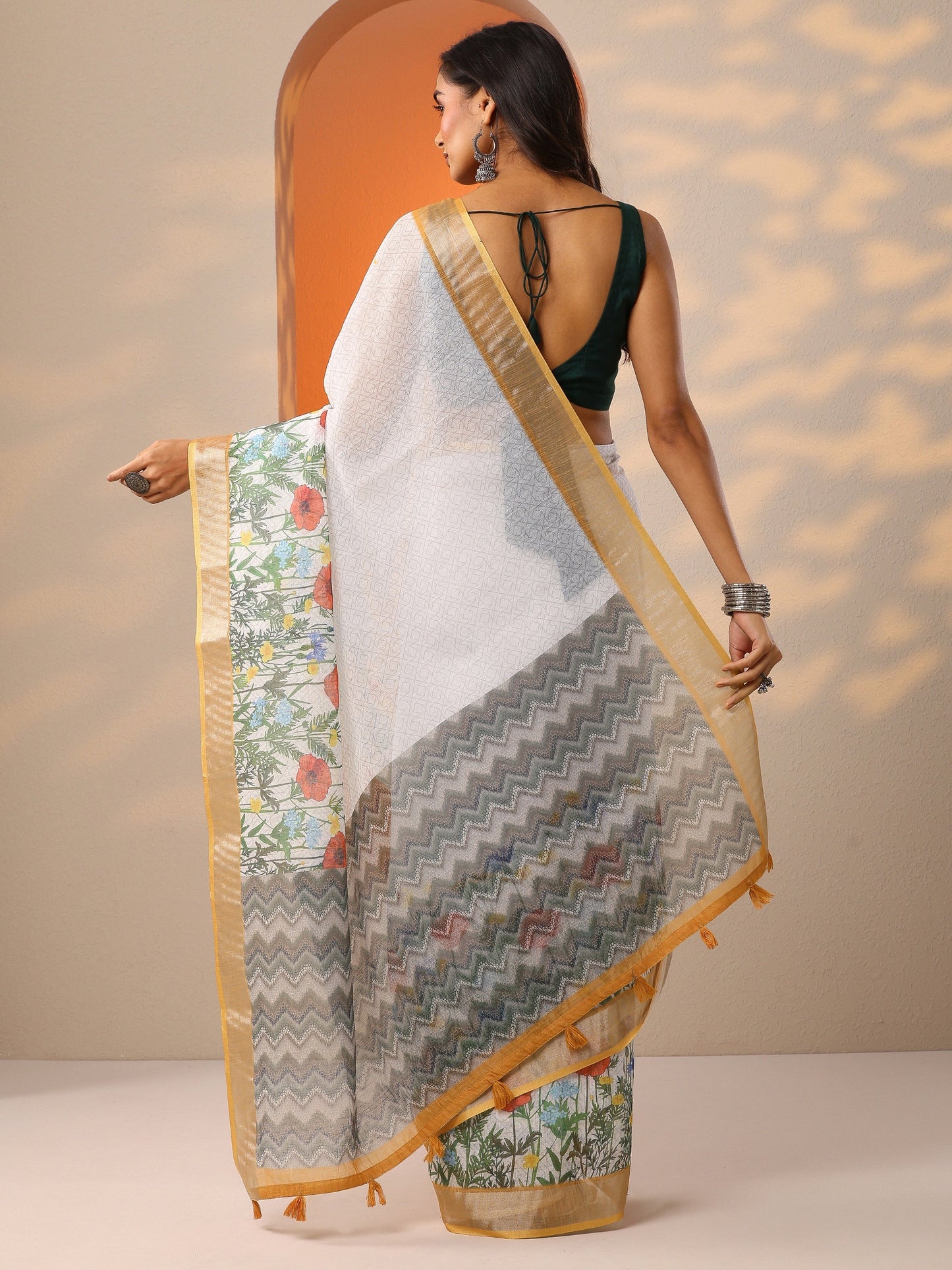 White Printed Cotton Blend Saree With Unstitched Blouse Piece