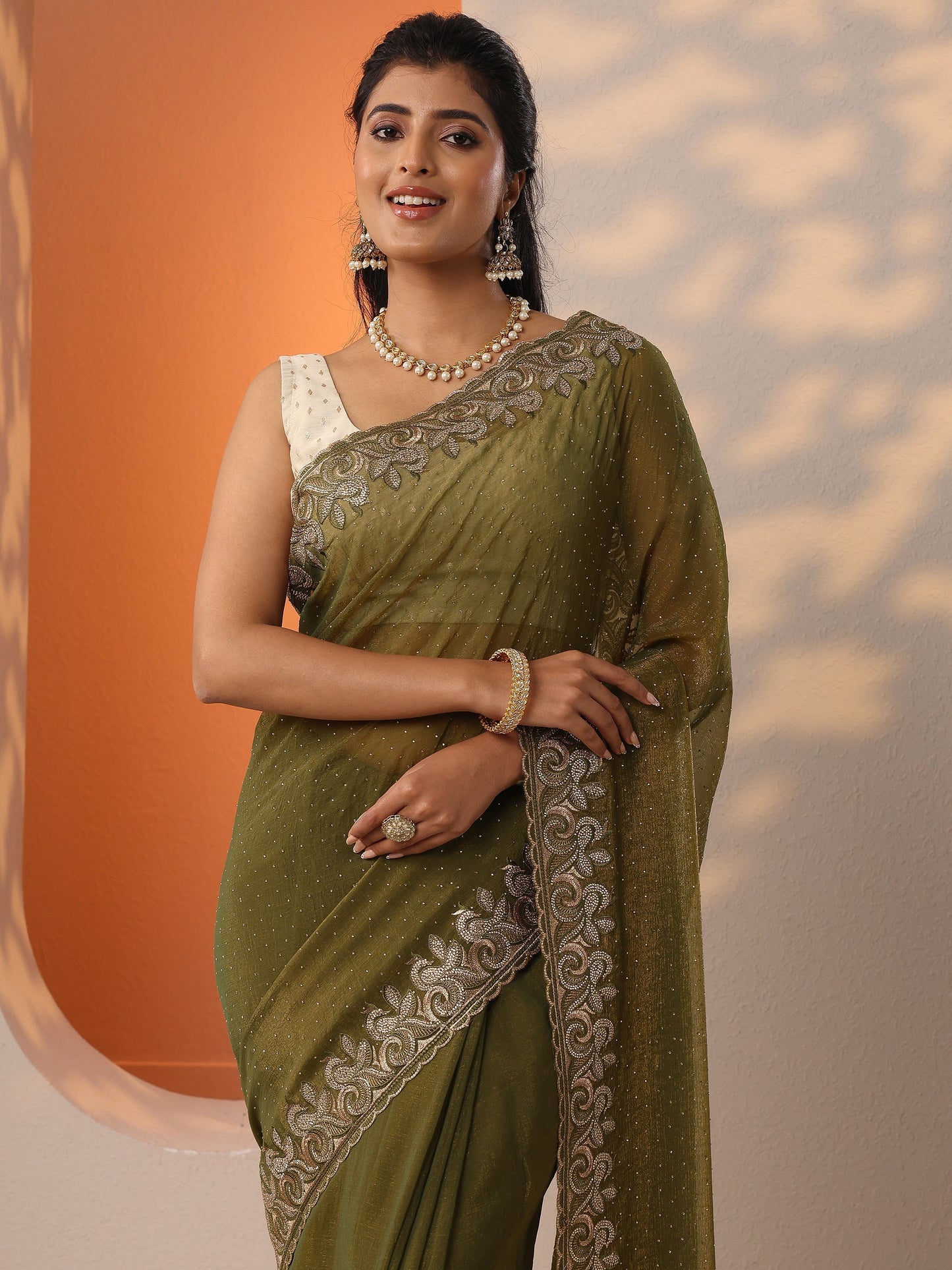 Green Embellished Organza Saree With Unstitched Blouse Piece