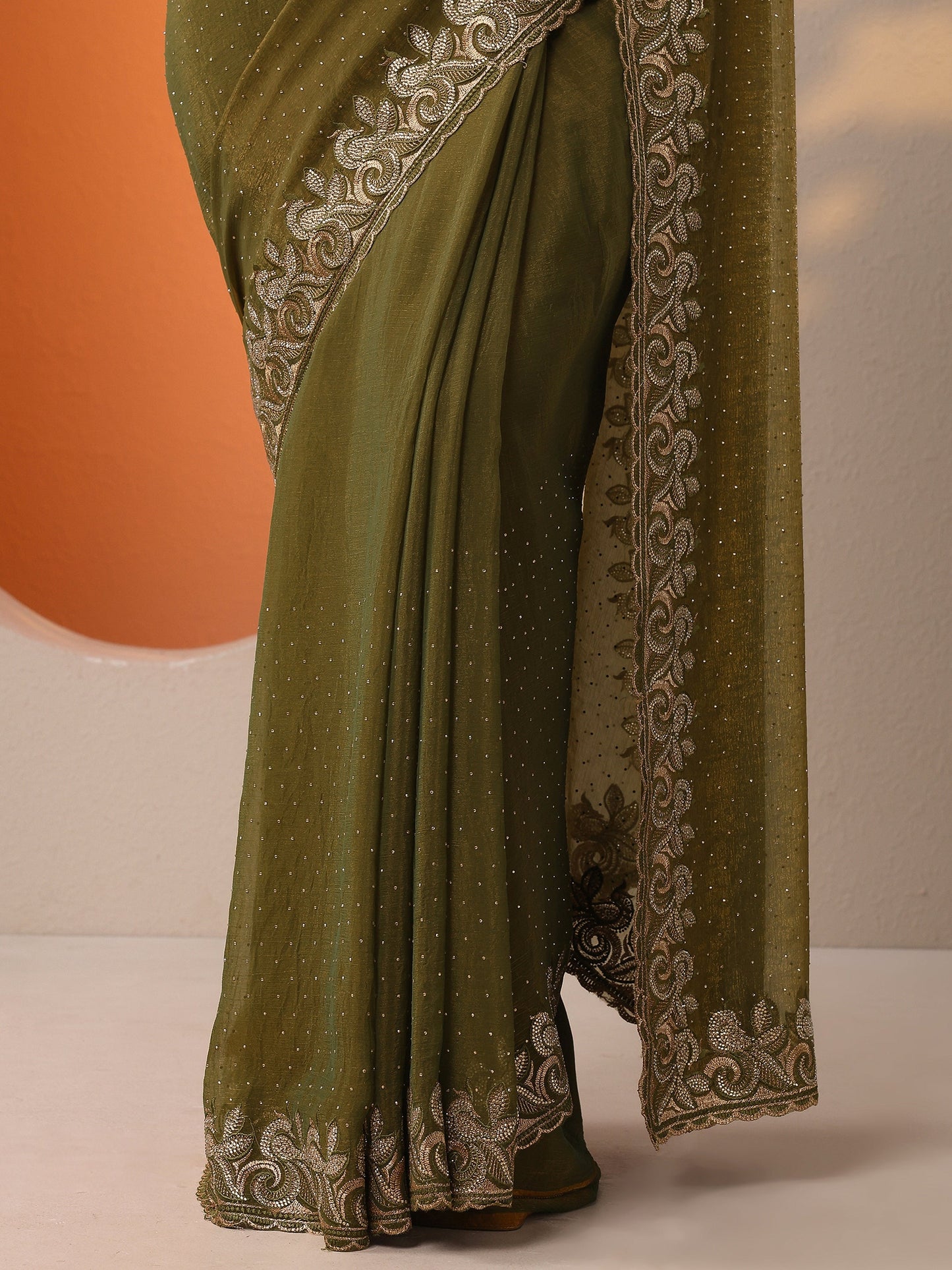 Green Embellished Organza Saree With Unstitched Blouse Piece