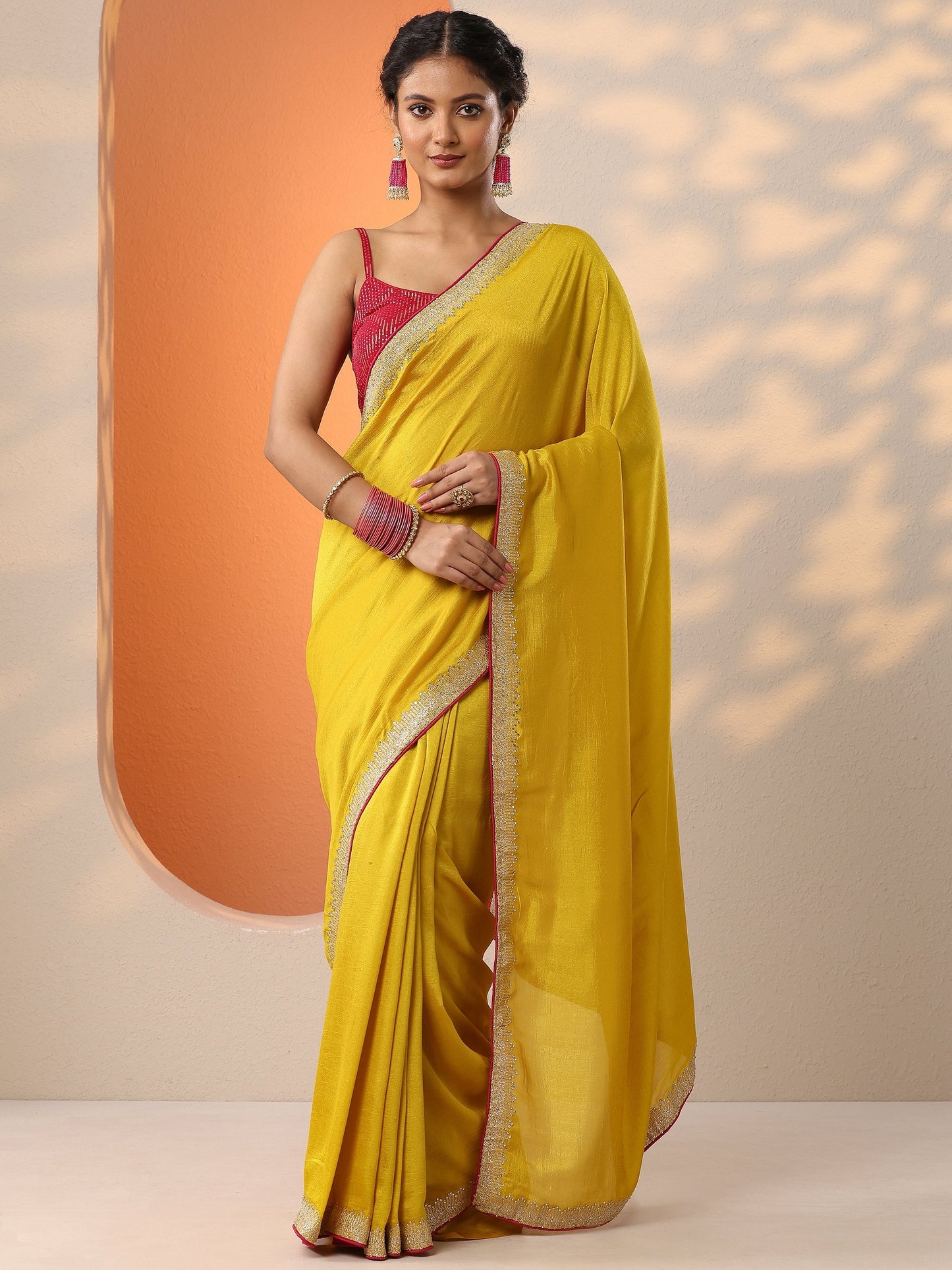 Mustard Solid Silk Blend Saree With Unstitched Blouse Piece