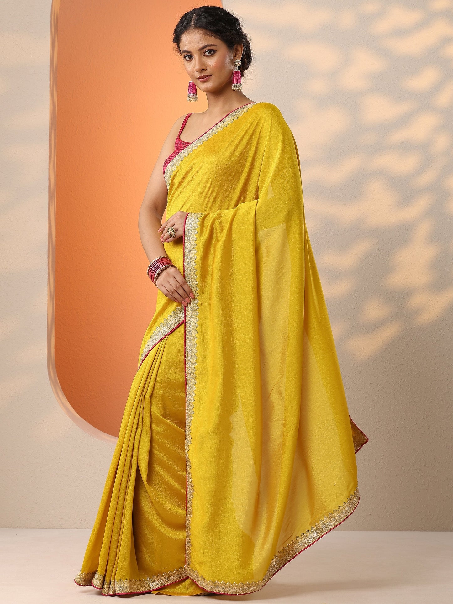 Mustard Solid Silk Blend Saree With Unstitched Blouse Piece