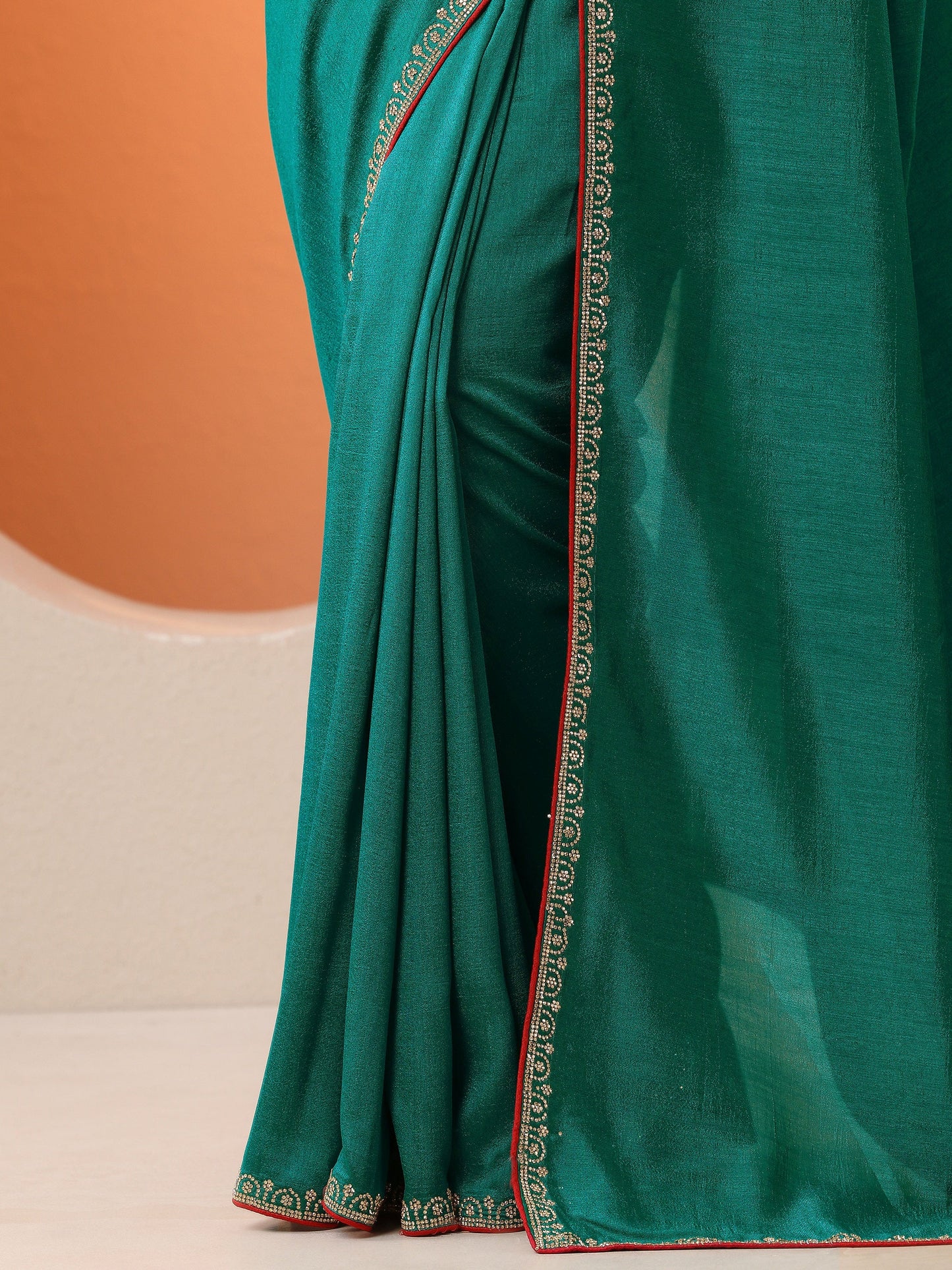 Green Solid Silk Blend Saree With Unstitched Blouse Piece