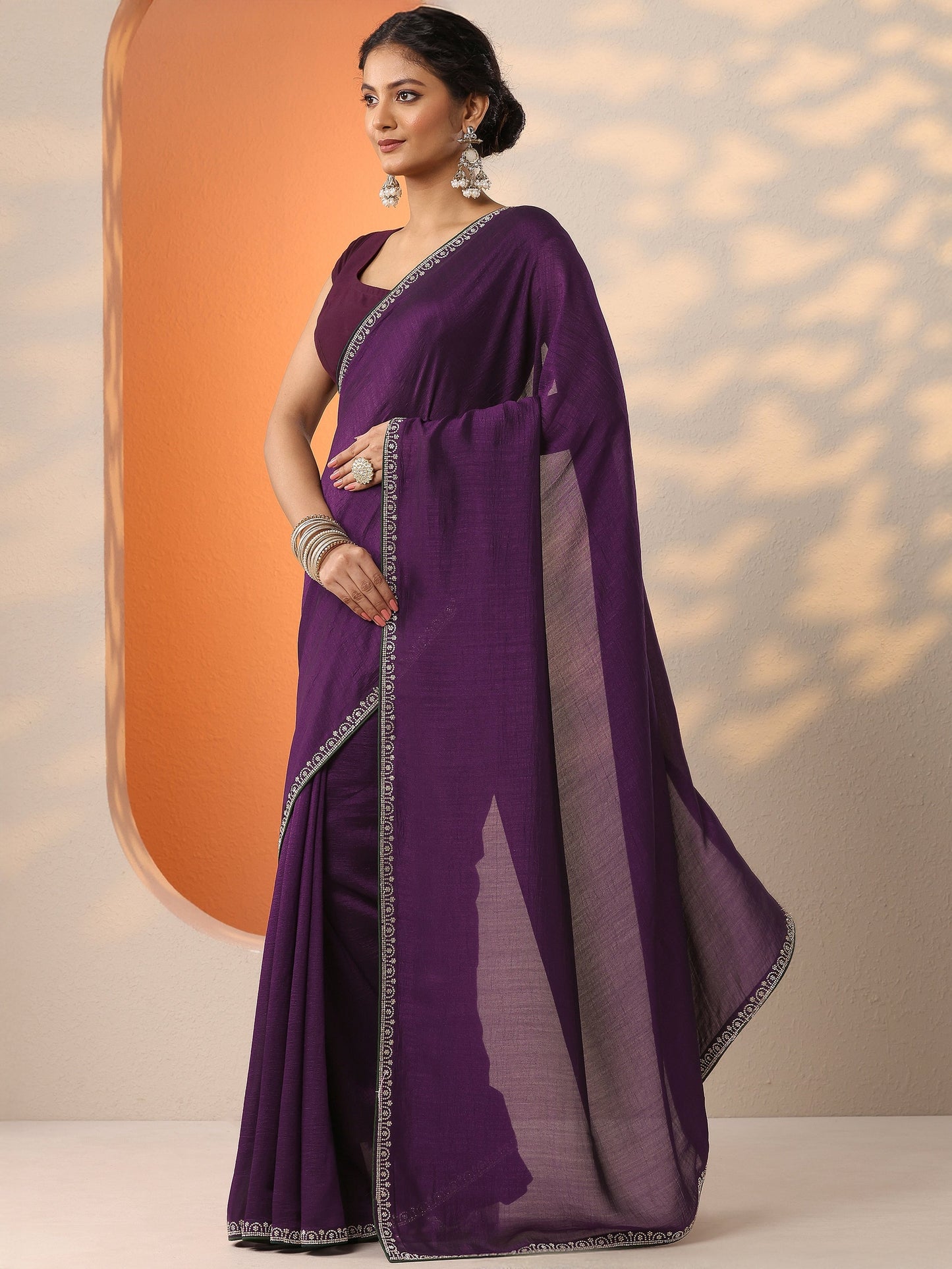 Burgundy Solid Silk Blend Saree With Unstitched Blouse Piece