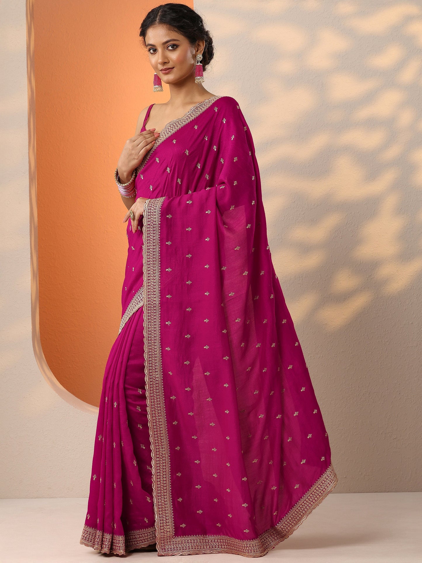 Pink Embellished Silk Blend Saree With Unstitched Blouse Piece