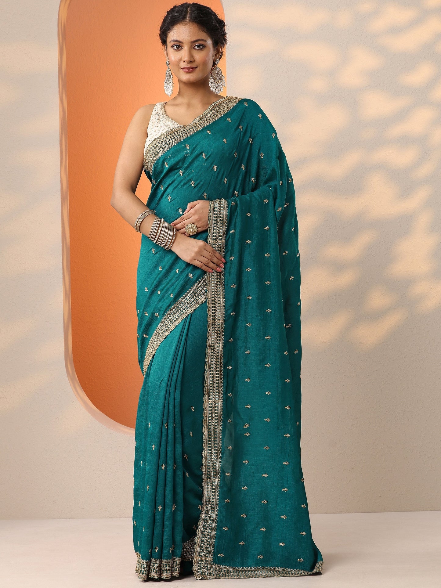 Blue Embellished Silk Blend Saree With Unstitched Blouse Piece