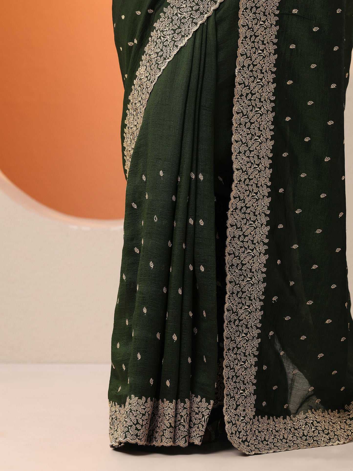 Green Embellished Silk Blend Saree With Unstitched Blouse Piece