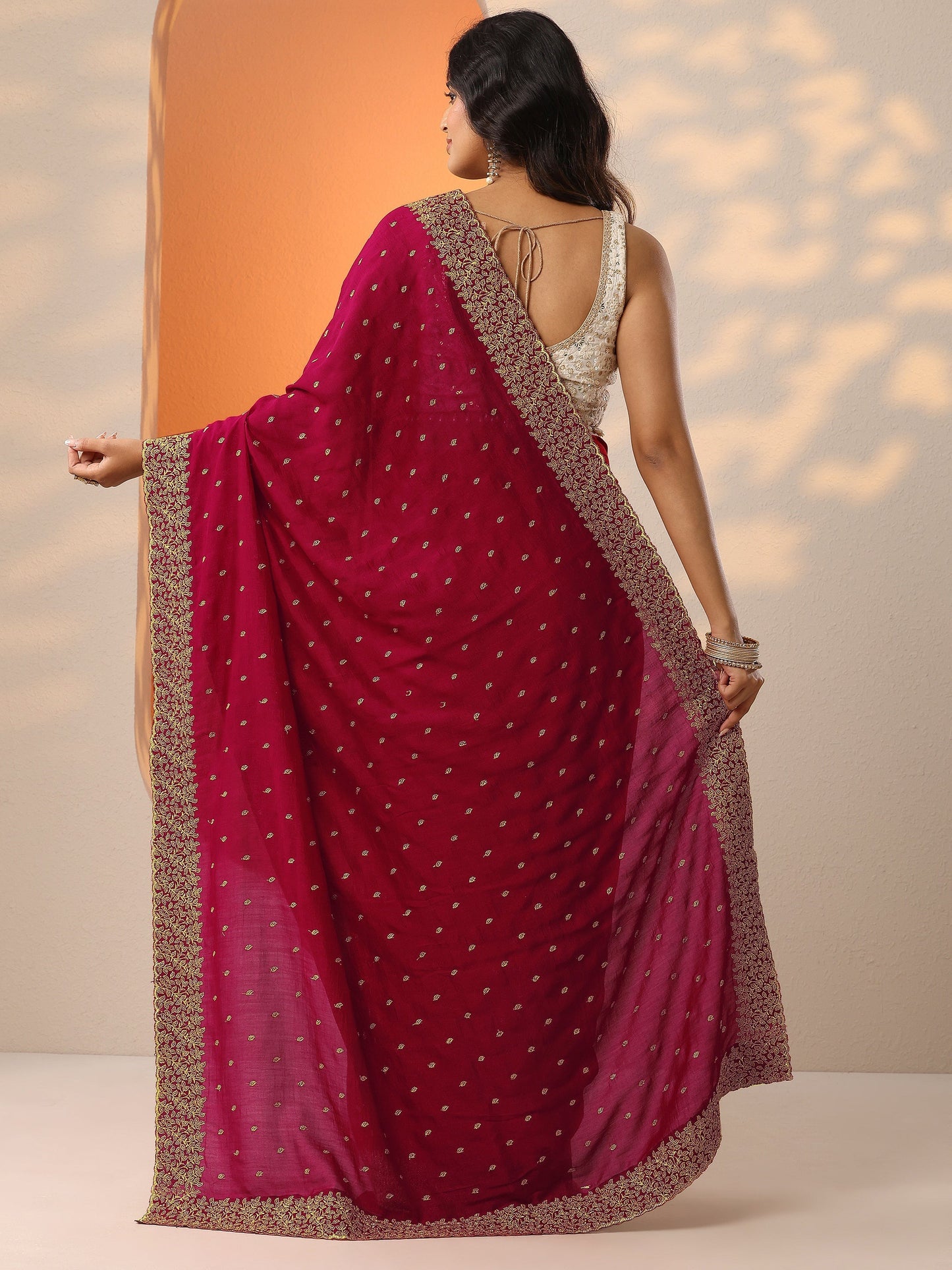 Red Embellished Silk Blend Saree With Unstitched Blouse Piece