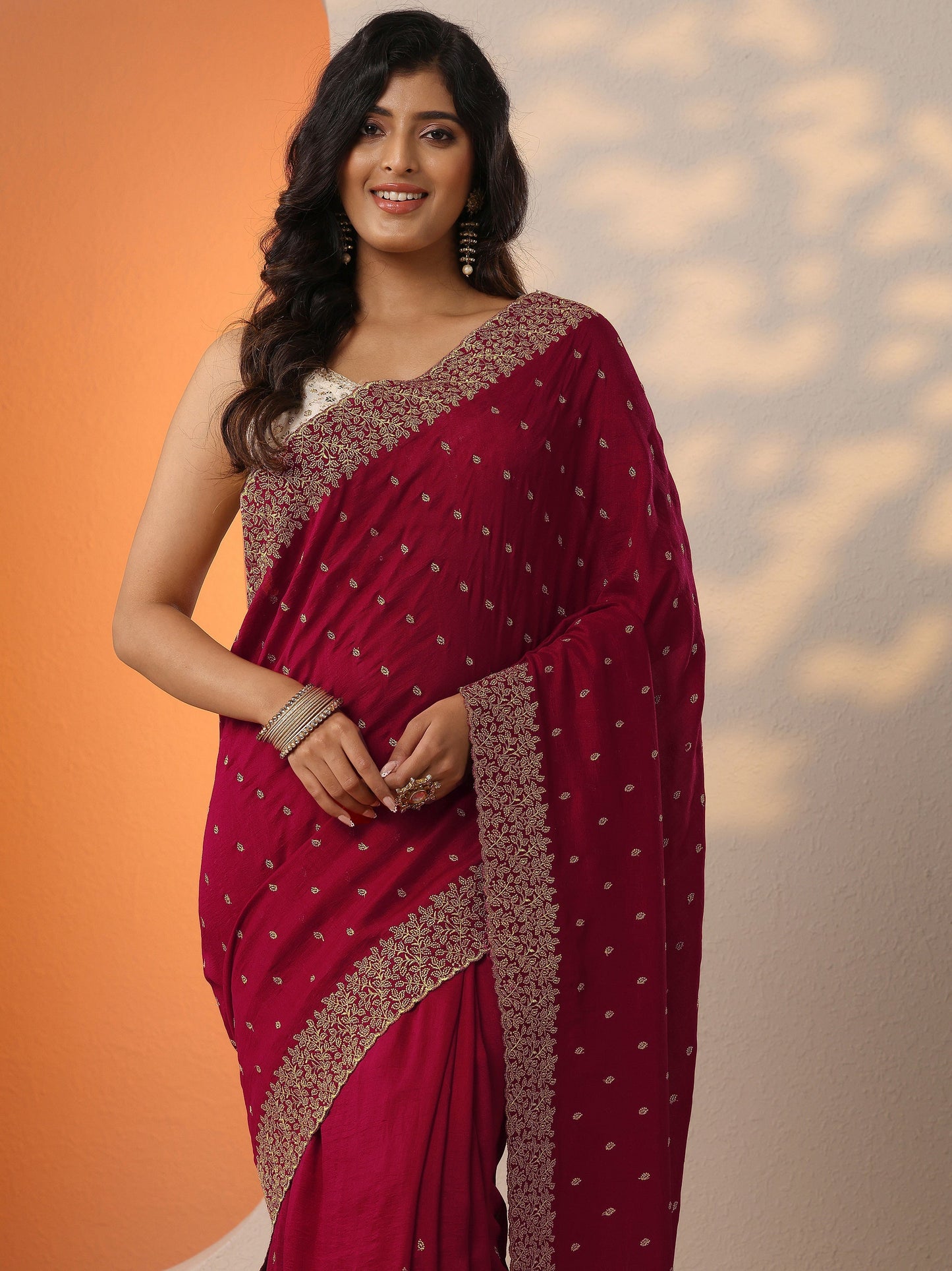 Red Embellished Silk Blend Saree With Unstitched Blouse Piece