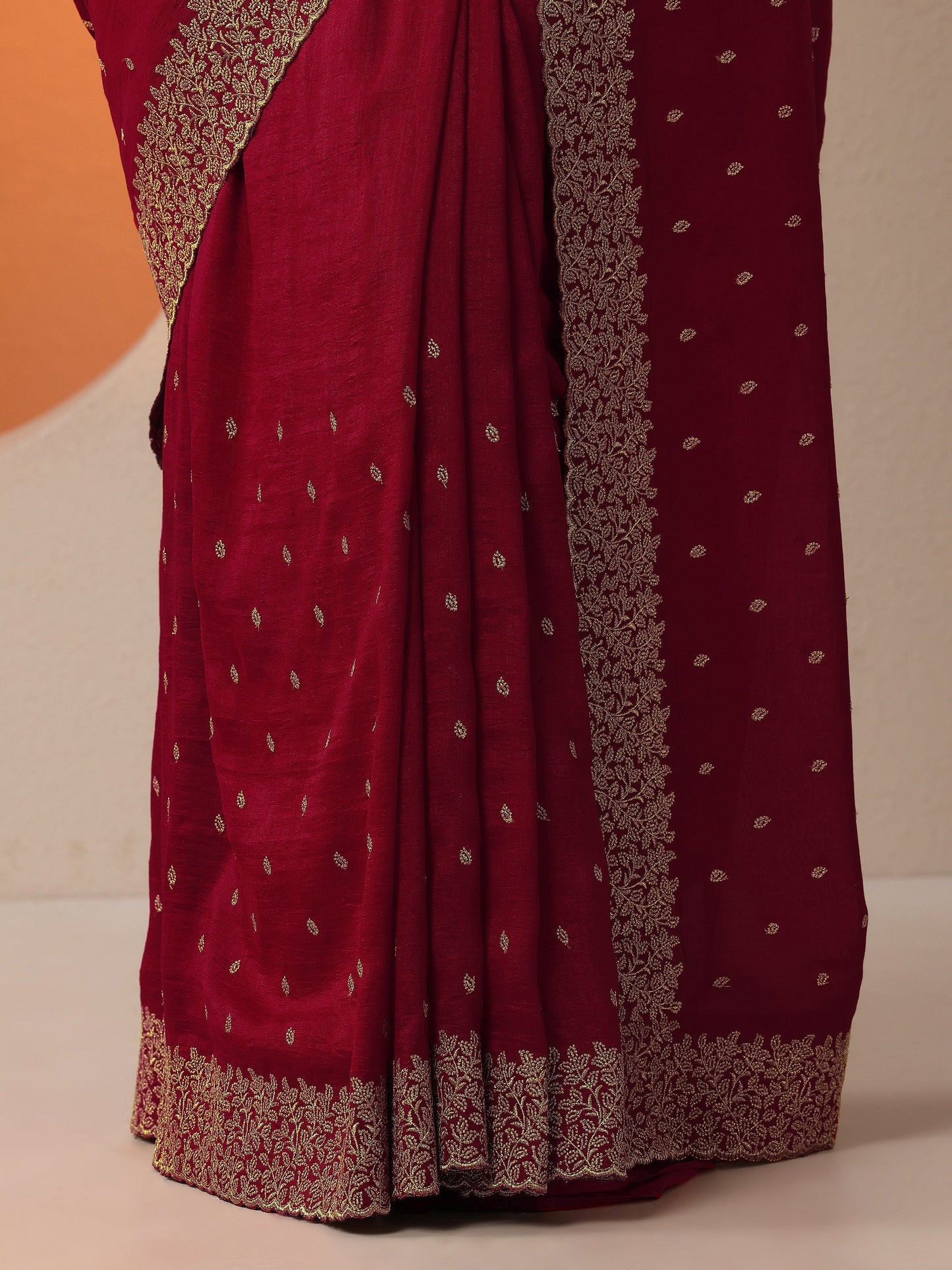 Red Embellished Silk Blend Saree With Unstitched Blouse Piece