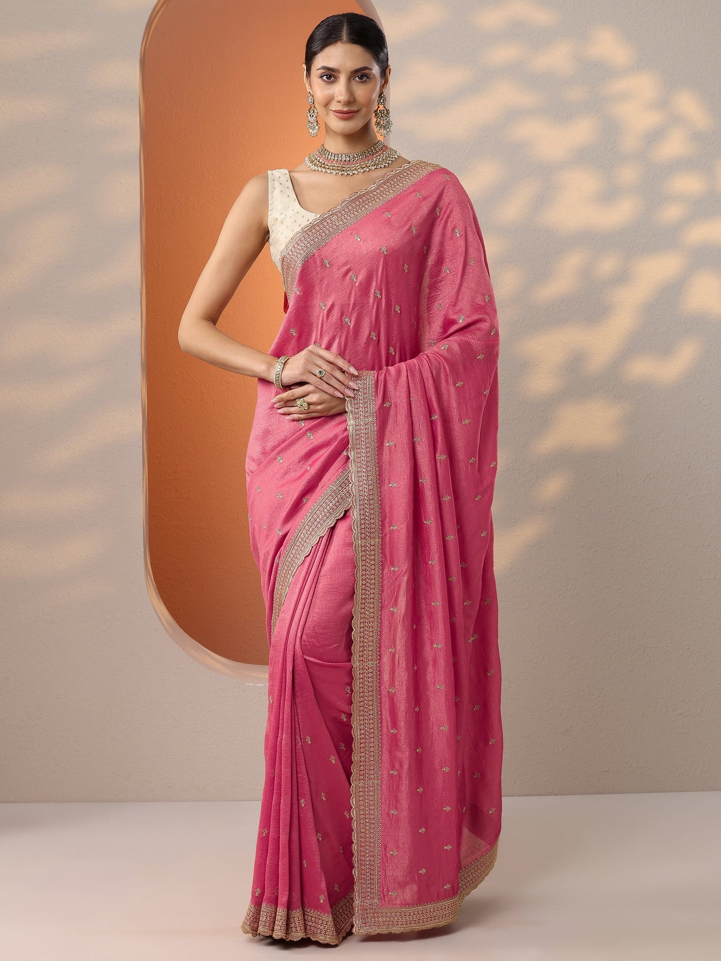 Pink Embellished Silk Blend Saree With Unstitched Blouse Piece
