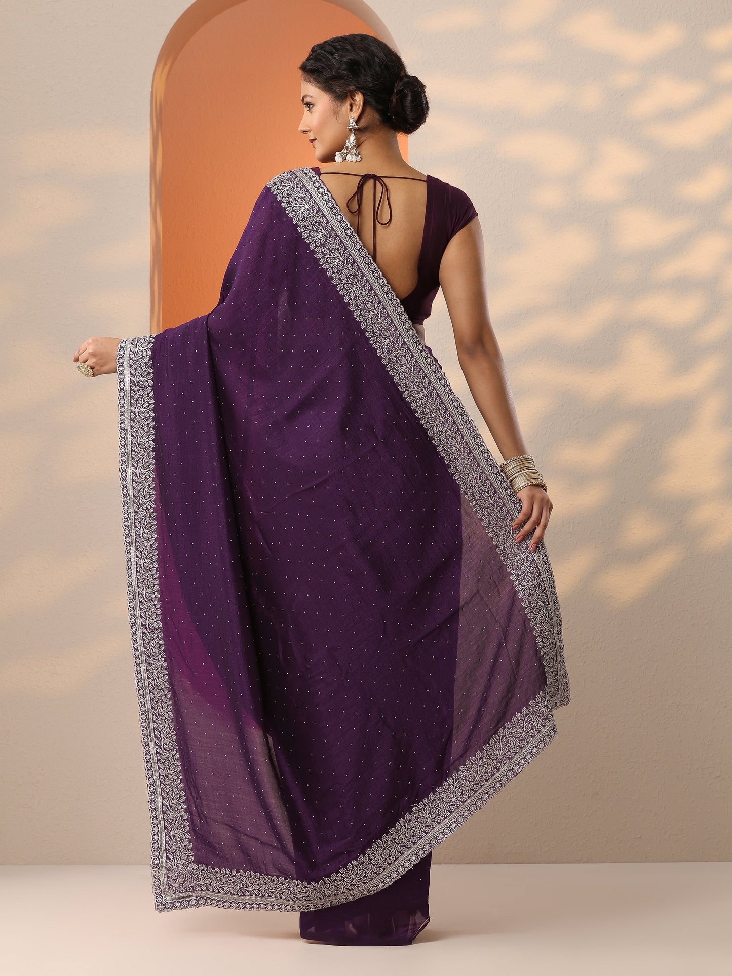 Purple Embellished Silk Blend Saree With Unstitched Blouse Piece