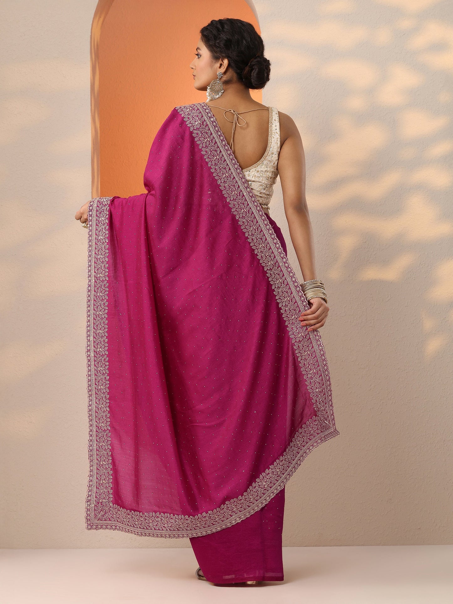Pink Embellished Silk Blend Saree With Unstitched Blouse Piece