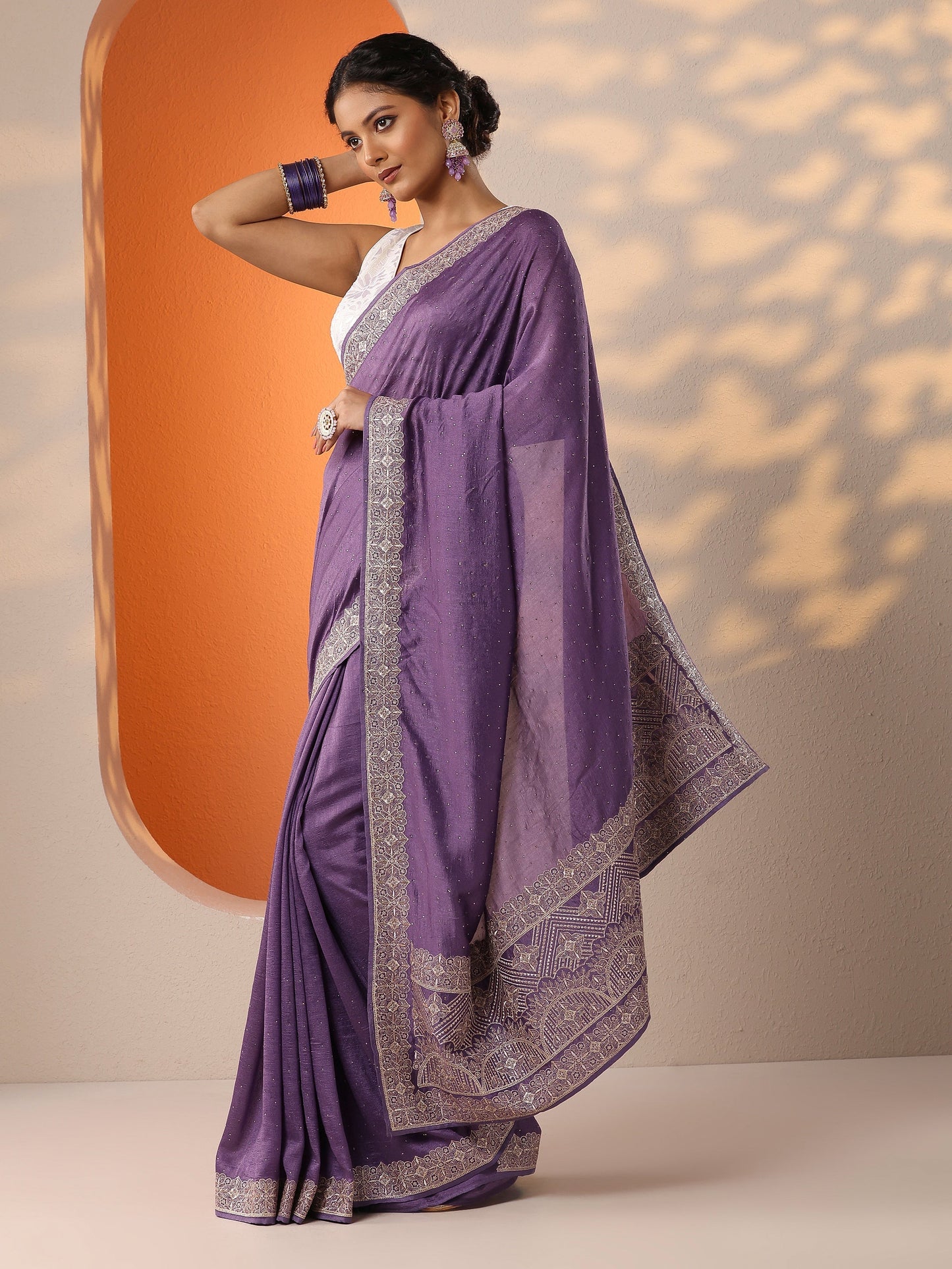 Purple Embellished Silk Blend Saree With Unstitched Blouse Piece