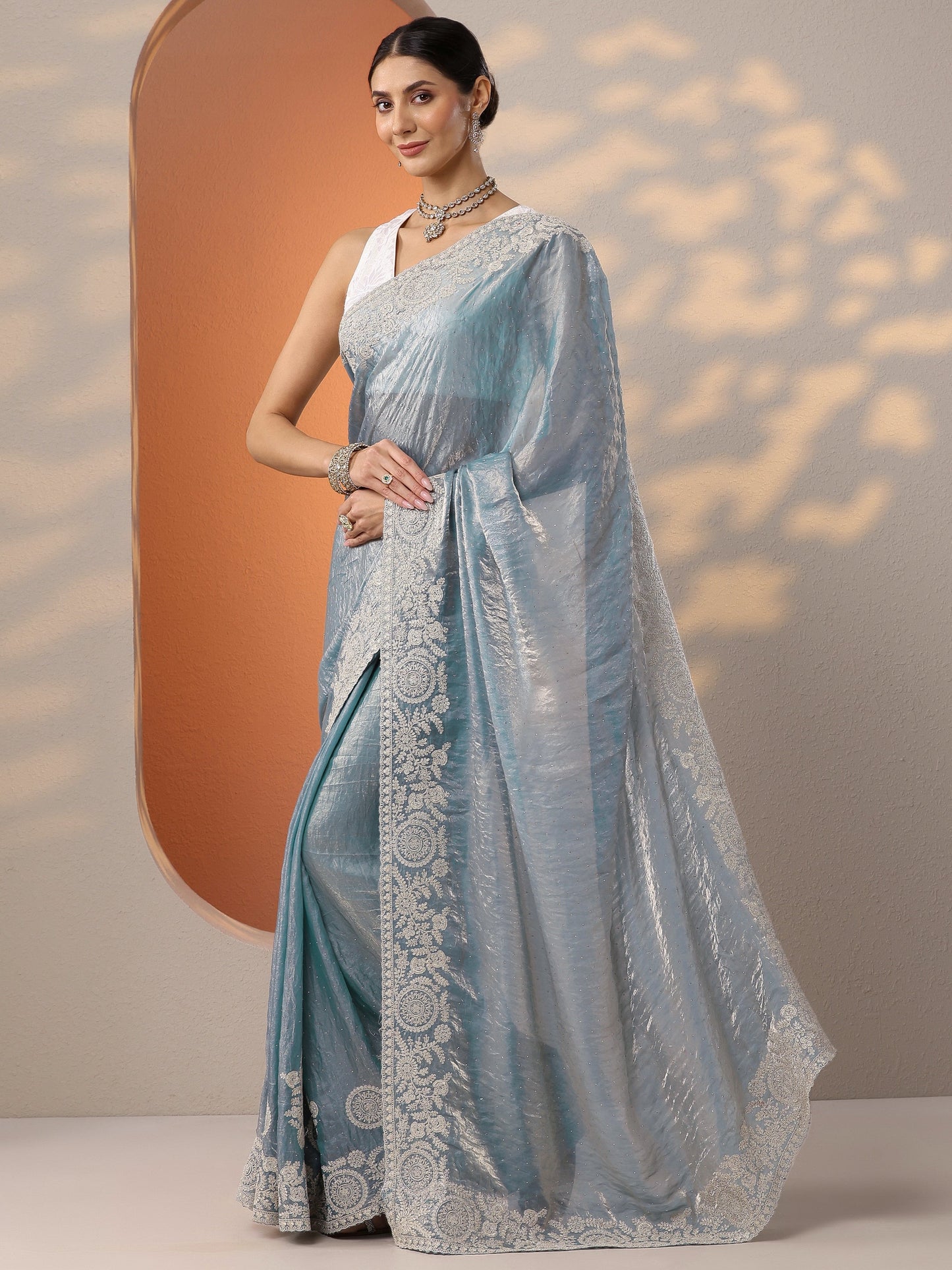 Blue Embellished Organza Saree With Unstitched Blouse Piece